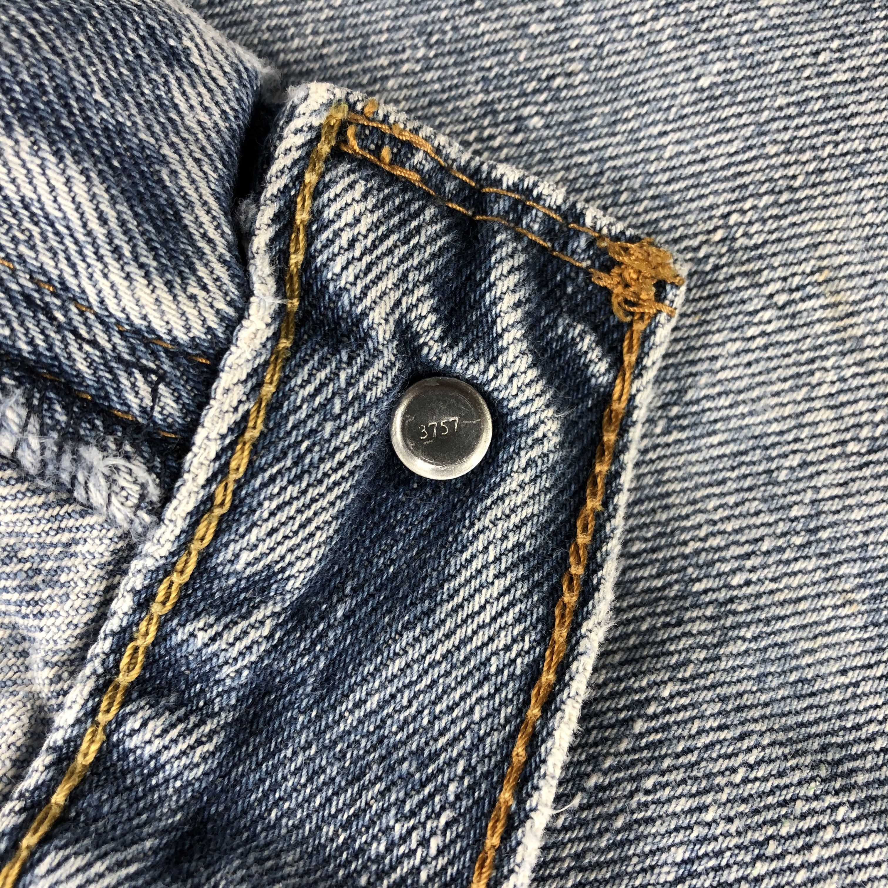 Levi's Vintage Levis 550 Jeans Relaxed Fit Stone Wash Denim KJ553 Size US 35 - 8 Thumbnail