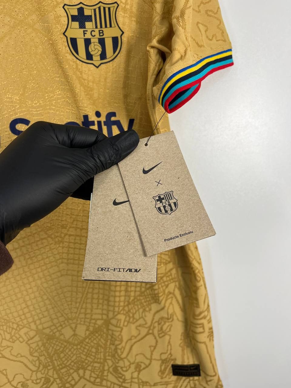 Nike Nike FC Barcelona 2022/23 Away Gold Jersey Men’s Size XS Size US XS / EU 42 / 0 - 6 Thumbnail