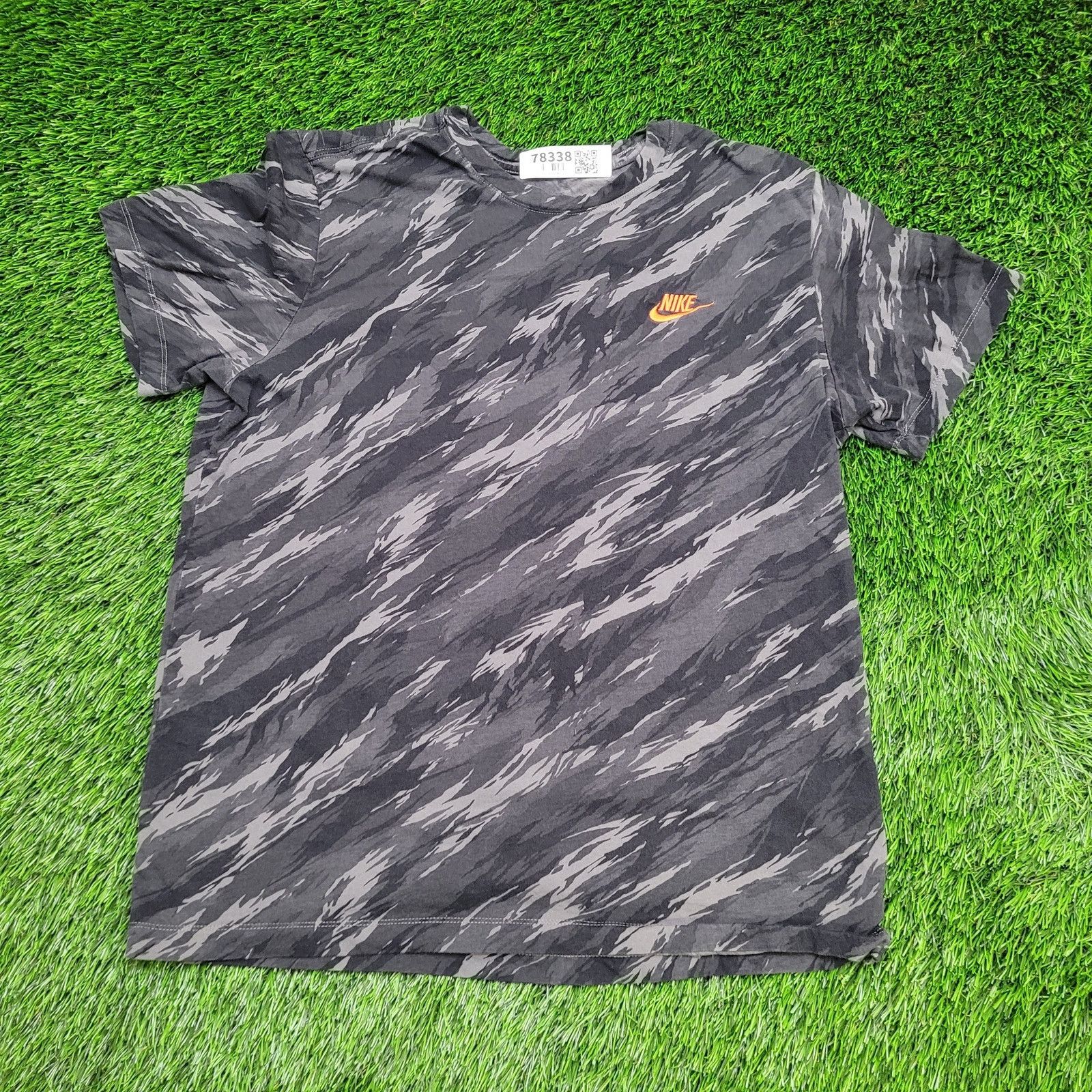 Nike NIKE Tiger-Stripe Camo Shirt M/L 21x25 Diagonal Brushstroke Size US L / EU 52-54 / 3 - 1 Thumbnail