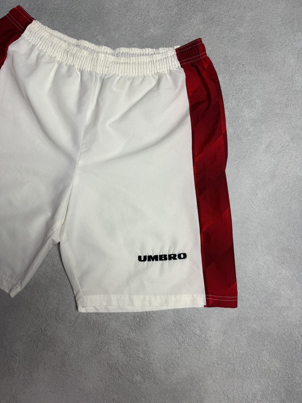 Umbro Manchester United 1996/98 Home Football Soccer Shorts Umbro Size US 30 / EU 46 - 5 Thumbnail