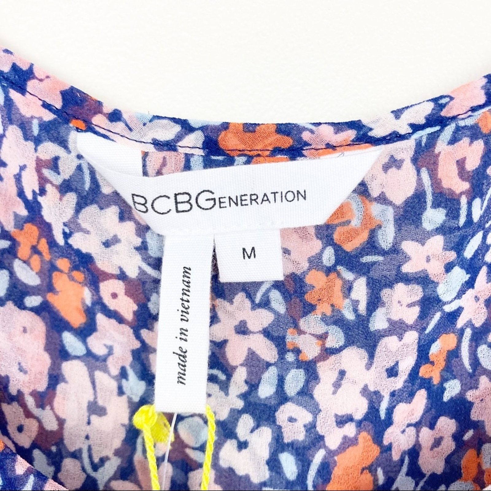BCBGeneration BCBGeneration Microfloral Tiered Chiffon Tank Top Sz M Size M / US 6-8 / IT 42-44 - 2 Thumbnail
