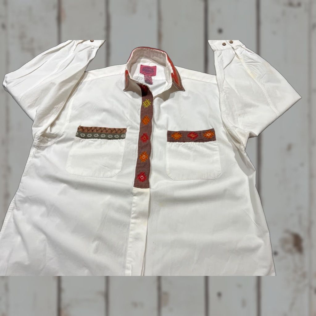 Vintage VINTAGE Cambridge Dry Goods Women's Shirt Short Sleeve Collared Button-Up 100% Cotton Chambray Embroidered Aztec 90s Festival Size M / US 6-8 / IT 42-44 - 1 Thumbnail