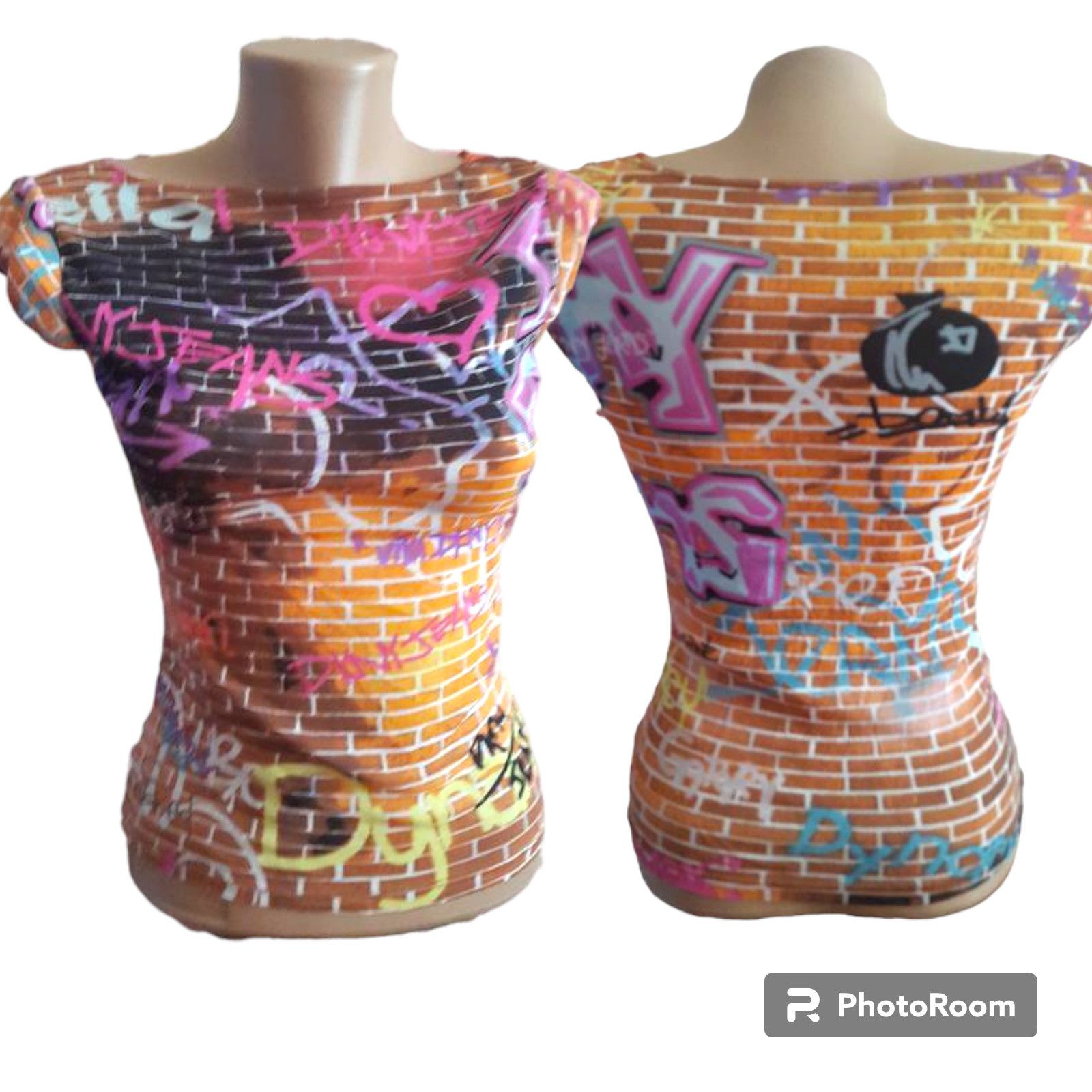 DKNY STREET GRAPHITi print mesh tshirt brand DKNY Sz XS Size XS / US 0-2 / IT 36-38 - 1 Thumbnail