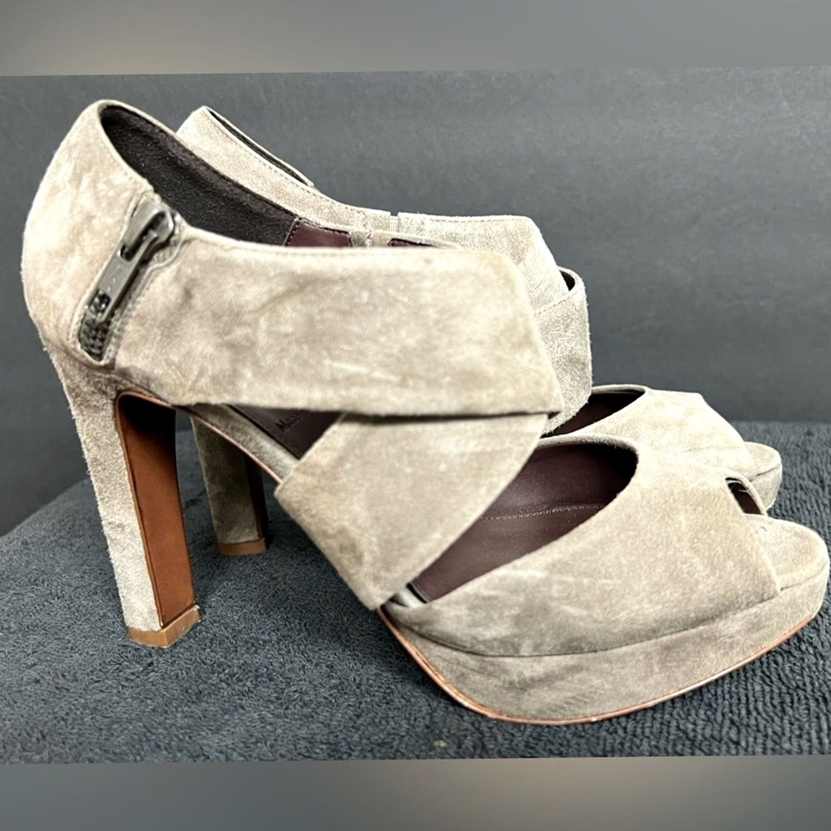 J.Crew J. Crew Strappy Platform Heels Sz. 6 Gray Taupe Suede Leather ITALY Women Shoes Size US 6 / IT 36 - 2 Thumbnail