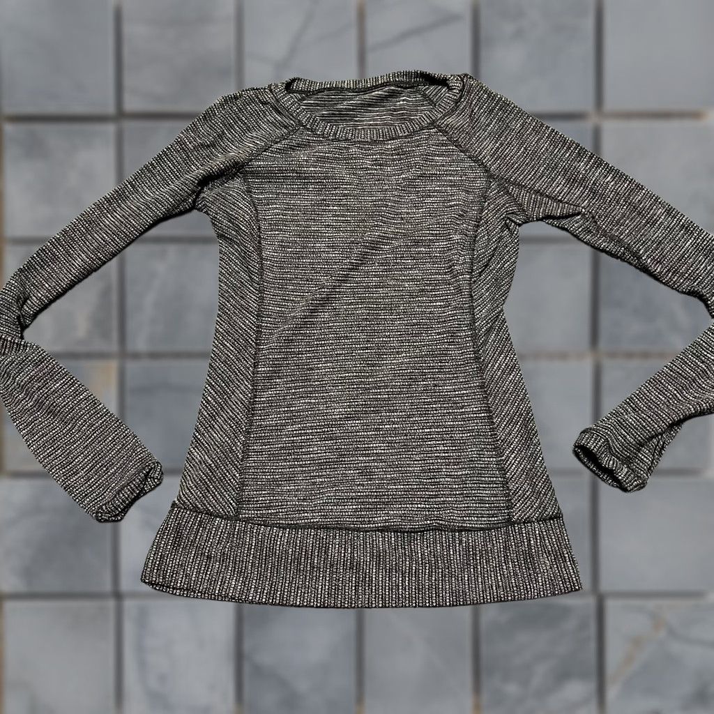 Lululemon Lululemon Shirt Womens 4 Black Long Sleeve Race Your Pace Running Womens Size 4 Regular Size S / US 4 / IT 40 - 1 Thumbnail