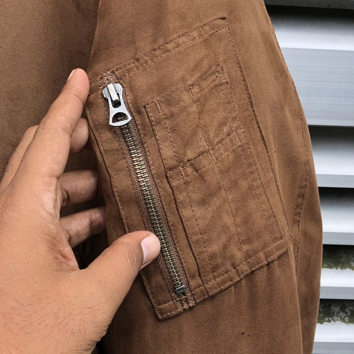 Vintage Uniqlo Suede Ma-1 Bomber Jacket Size US L / EU 52-54 / 3 - 10 Thumbnail