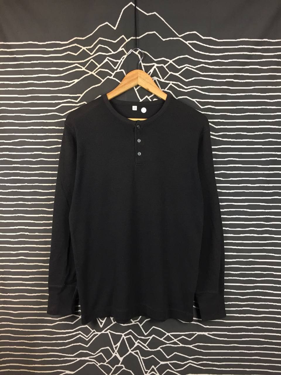 Uniqlo Uniqlo Waffle Knit Thermal Henley Long Sleeve Tee Size L Size US L / EU 52-54 / 3 - 2 Thumbnail