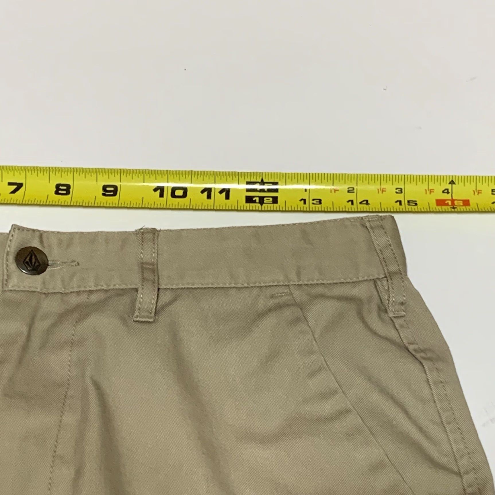 Volcom VINTAGE Volcom Stone 29 x 12" Khaki Weirder Chino Shorts Mens 29 Beige Cotton Polyester Front Zip Pockets Flat Front Casual 12 Inseam Size US 29 - 4 Thumbnail