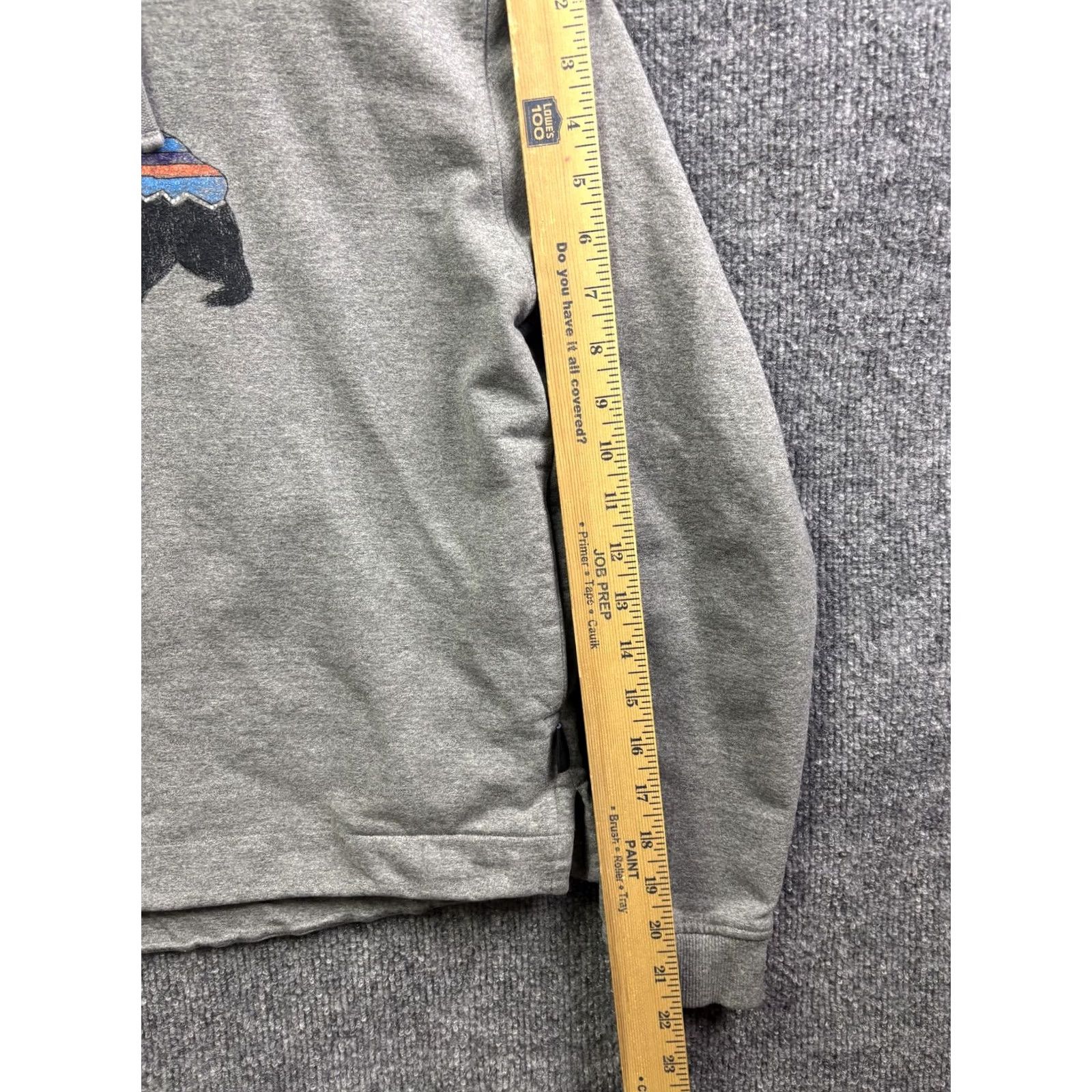 Patagonia Patagonia Hoodie Womens M Pullover Fleece Sweatshirt Bear Graphic Logo Gray Navidad? Size M / US 6-8 / IT 42-44 - 4 Thumbnail