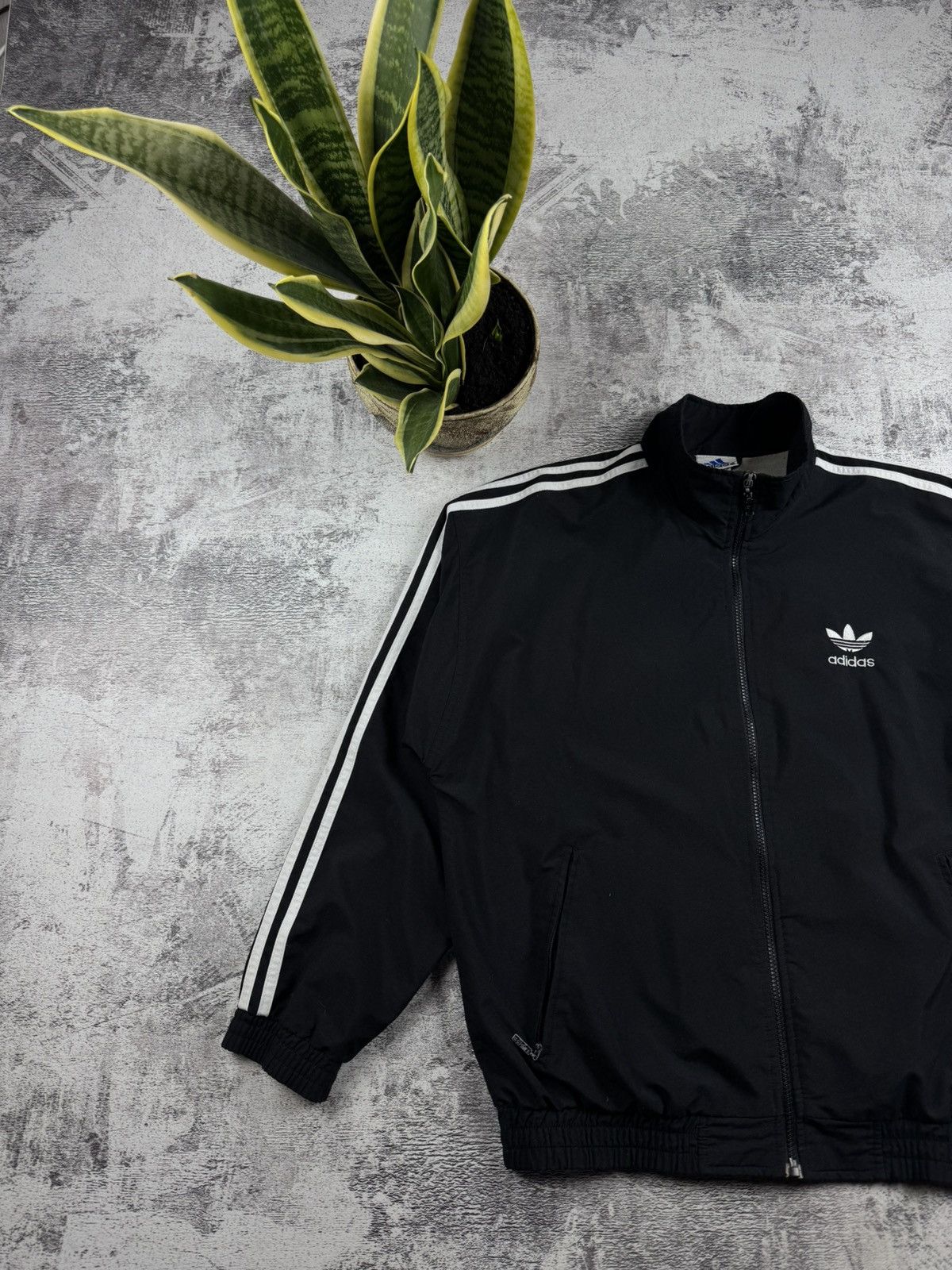 Adidas Vintage Adidas Original Y2K Retro Black Hype Logo Track Activewear Light Jacket Size US M / EU 48-50 / 2 - 2 Thumbnail