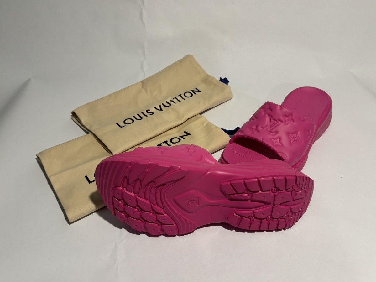 Louis Vuitton Louis Vuitton “Pool Flat Comfort Mule” Size US 10 / IT 40 - 2 Thumbnail