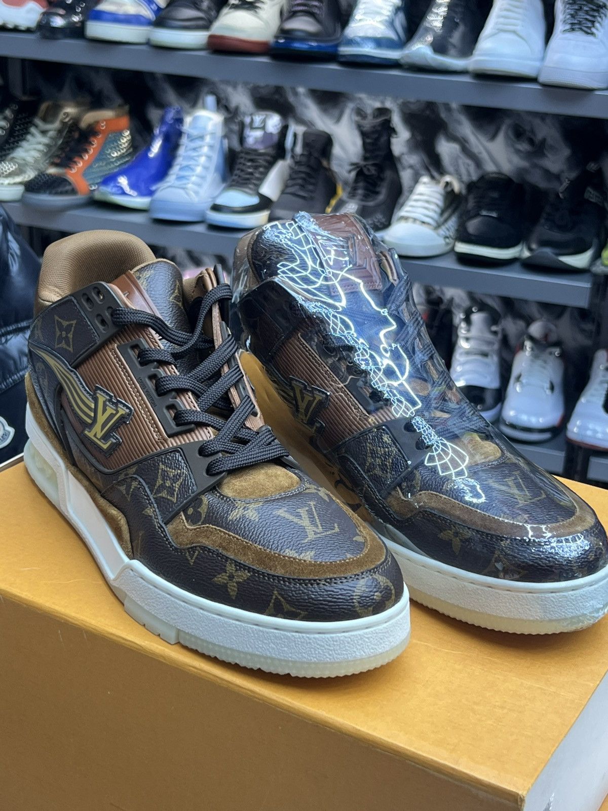 Louis Vuitton Louis Vuitton Trainer Low Sneakers Size US 9.5 / EU 42-43 - 2 Thumbnail