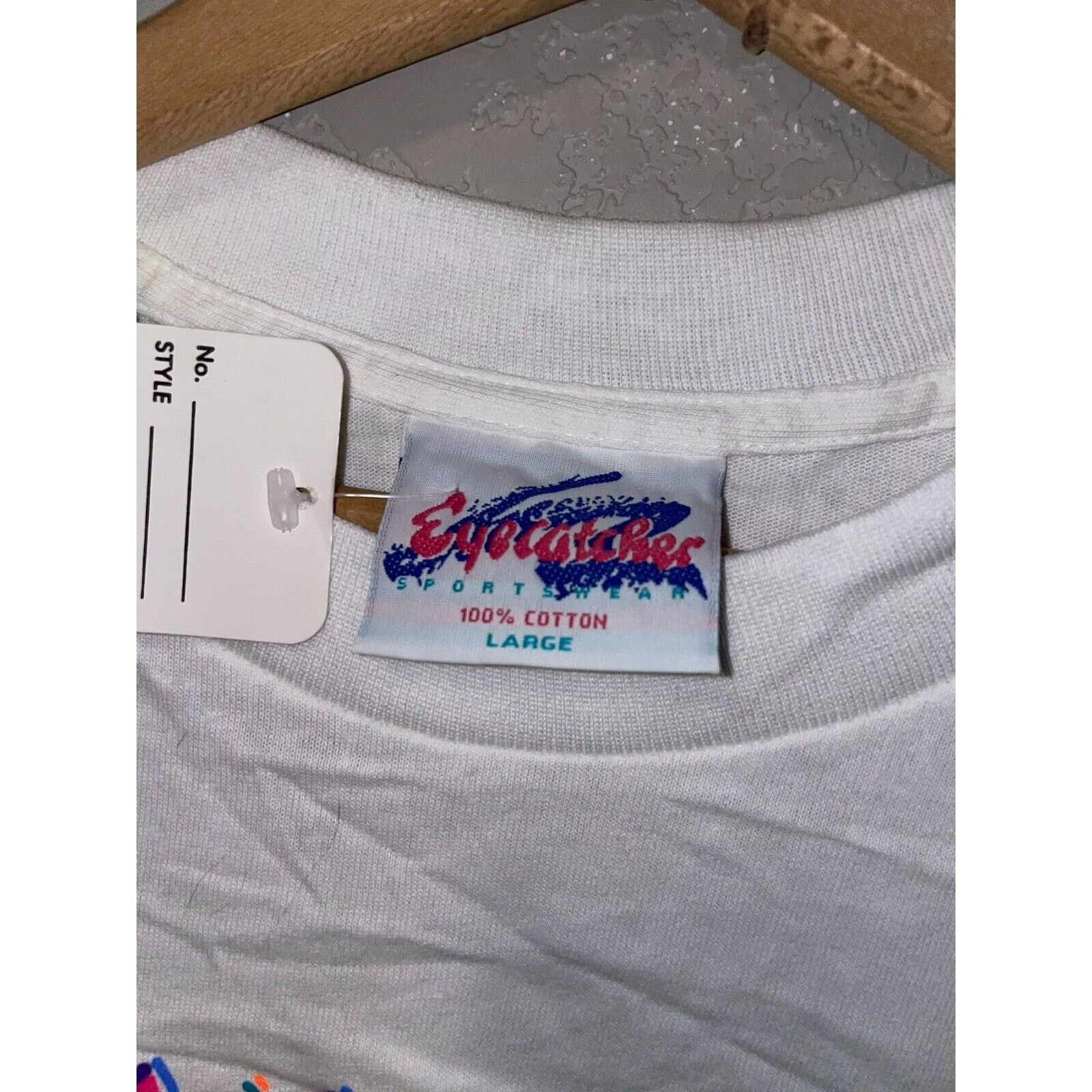 Vintage Vintage Maui Hawaii Eyecatcher Geometric Artwork White L Tee Size US L / EU 52-54 / 3 - 5 Thumbnail