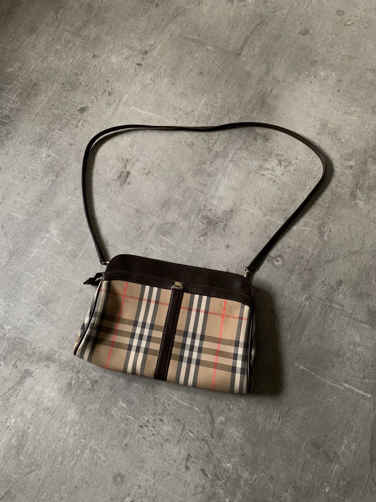 image of Burberrys Vintage Crossbody Bag Nova Checked in Beige, Women's