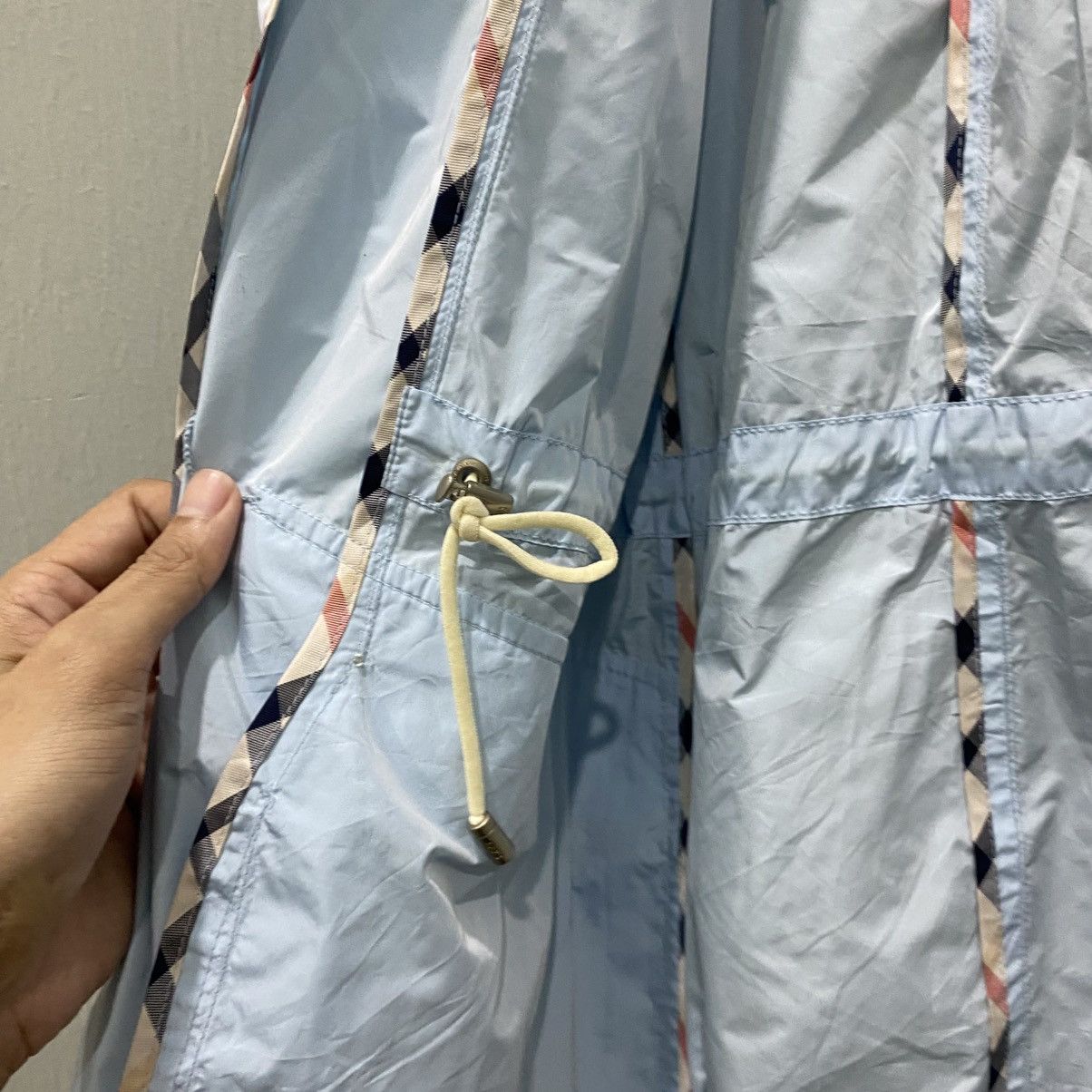 Burberry Prorsum Vintage Burberrys Light Blue Windbreaker Made In UK Size US L / EU 52-54 / 3 - 14 Thumbnail