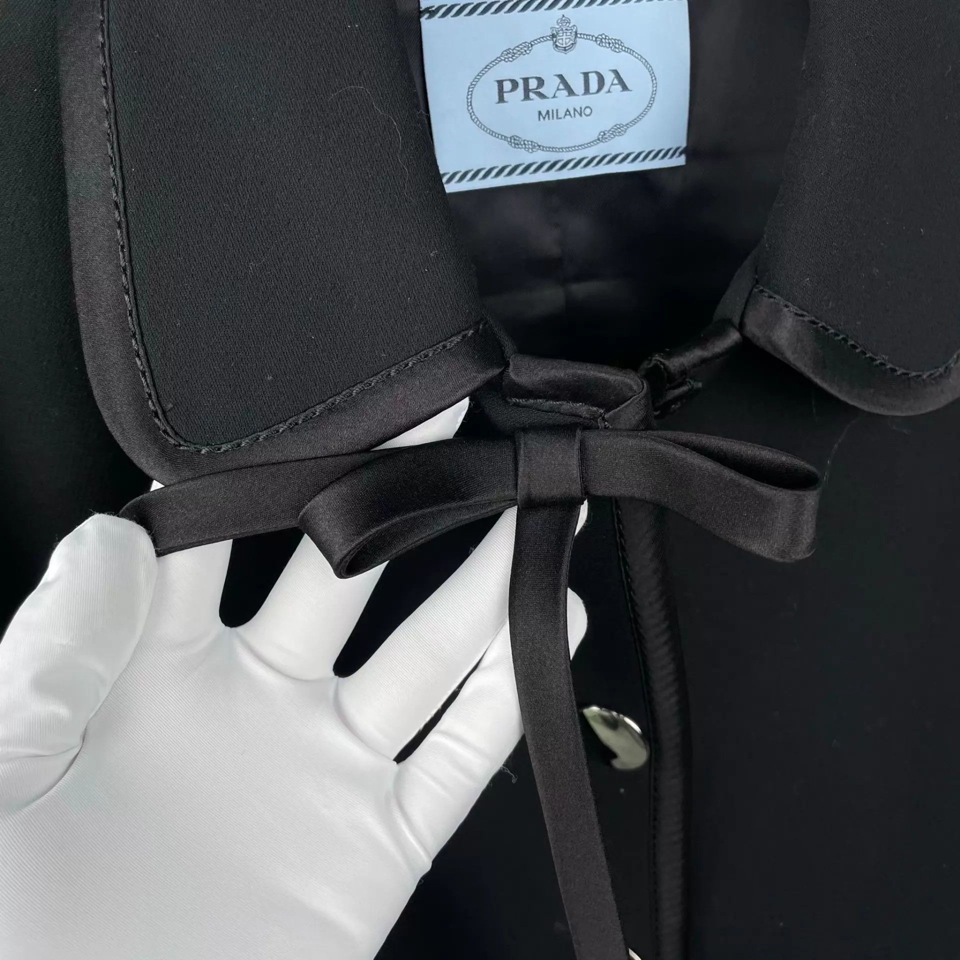 Prada Prada Wool Coat Black 44 260421WQQHF32 Size US S / EU 44-46 / 1 - 3 Thumbnail