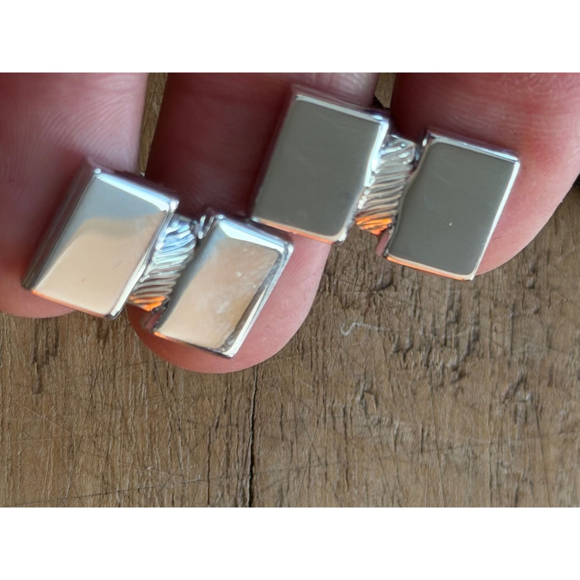Other Silver Square Cufflinks With Ribbed Detail In Gift Box Size ONE SIZE - 5 Thumbnail