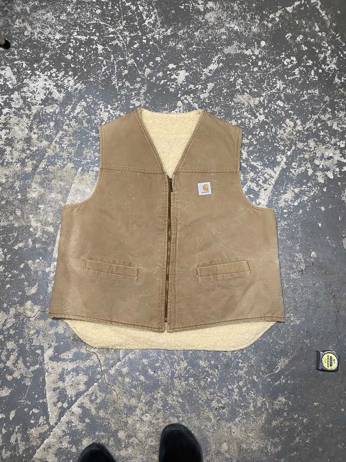 Carhartt × Vintage Vintage Carhartt Sherpa Lined Tan Vest Size US L / EU 52-54 / 3 - 5 Thumbnail