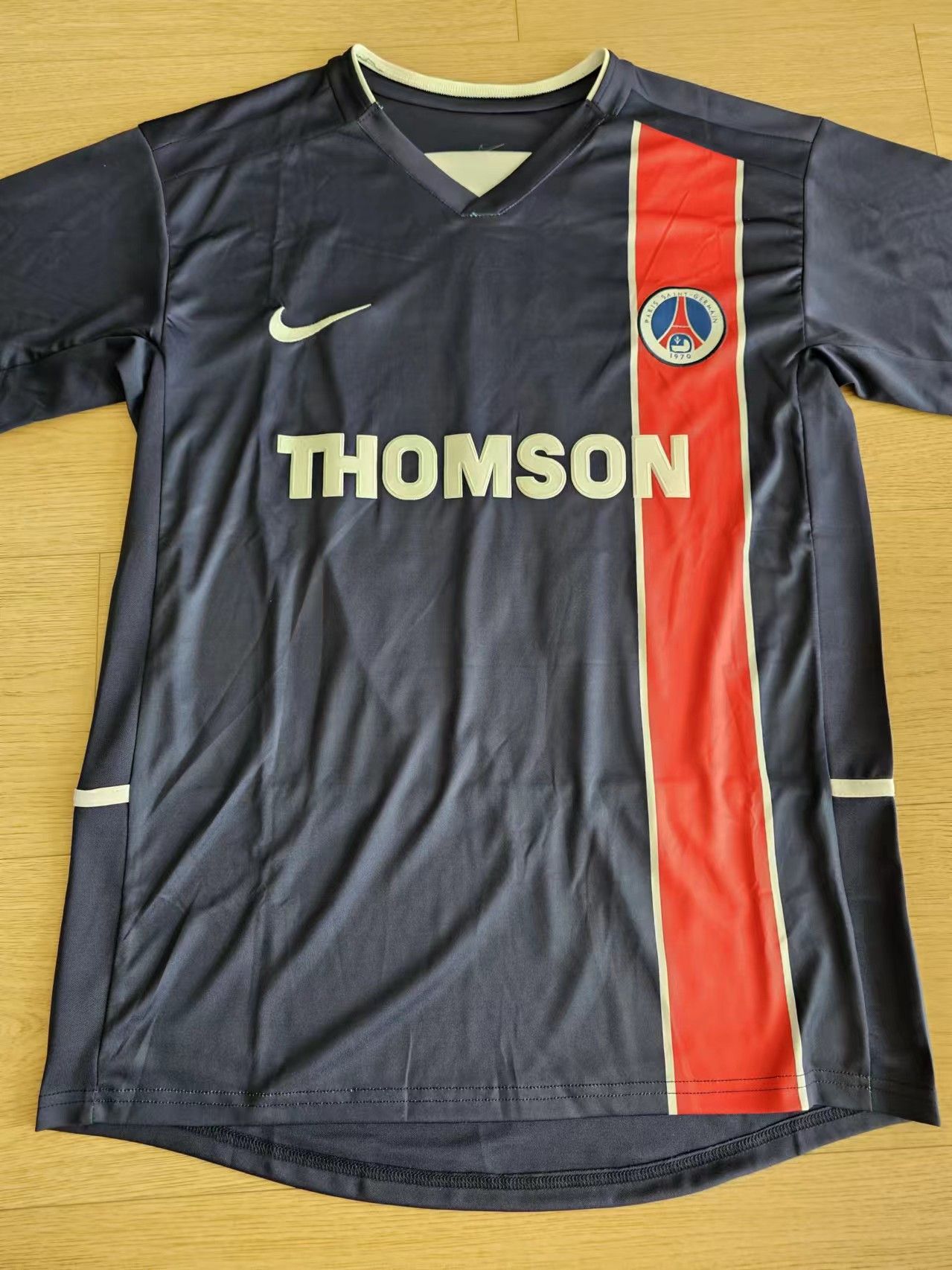 Other 2002 03 PSG 10 Ronaldinho Jersey Size US M / EU 48-50 / 2 - 2 Thumbnail