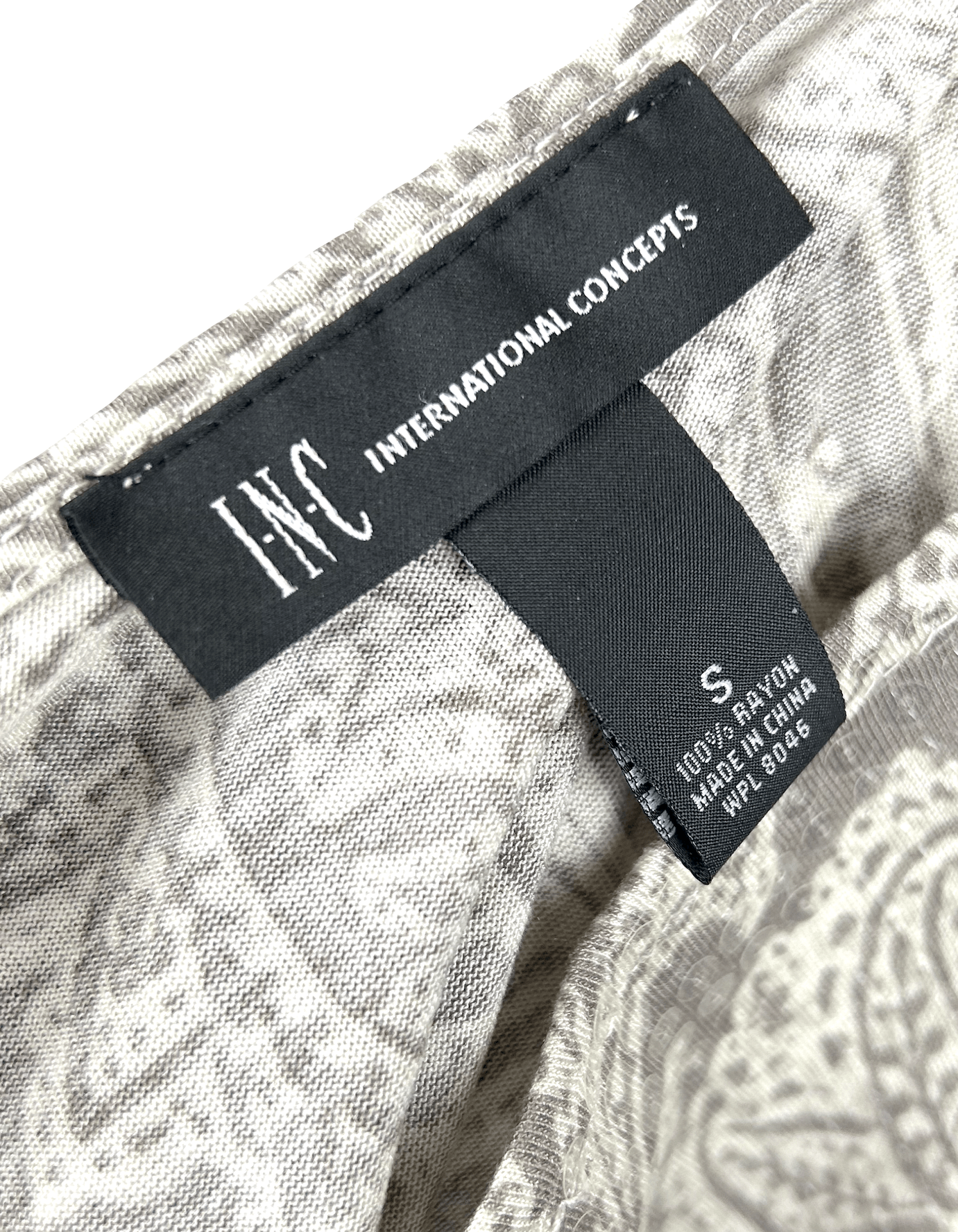 I.N.C INC International Concepts Paisley & Sequin Top Size S / US 4 / IT 40 - 6 Thumbnail