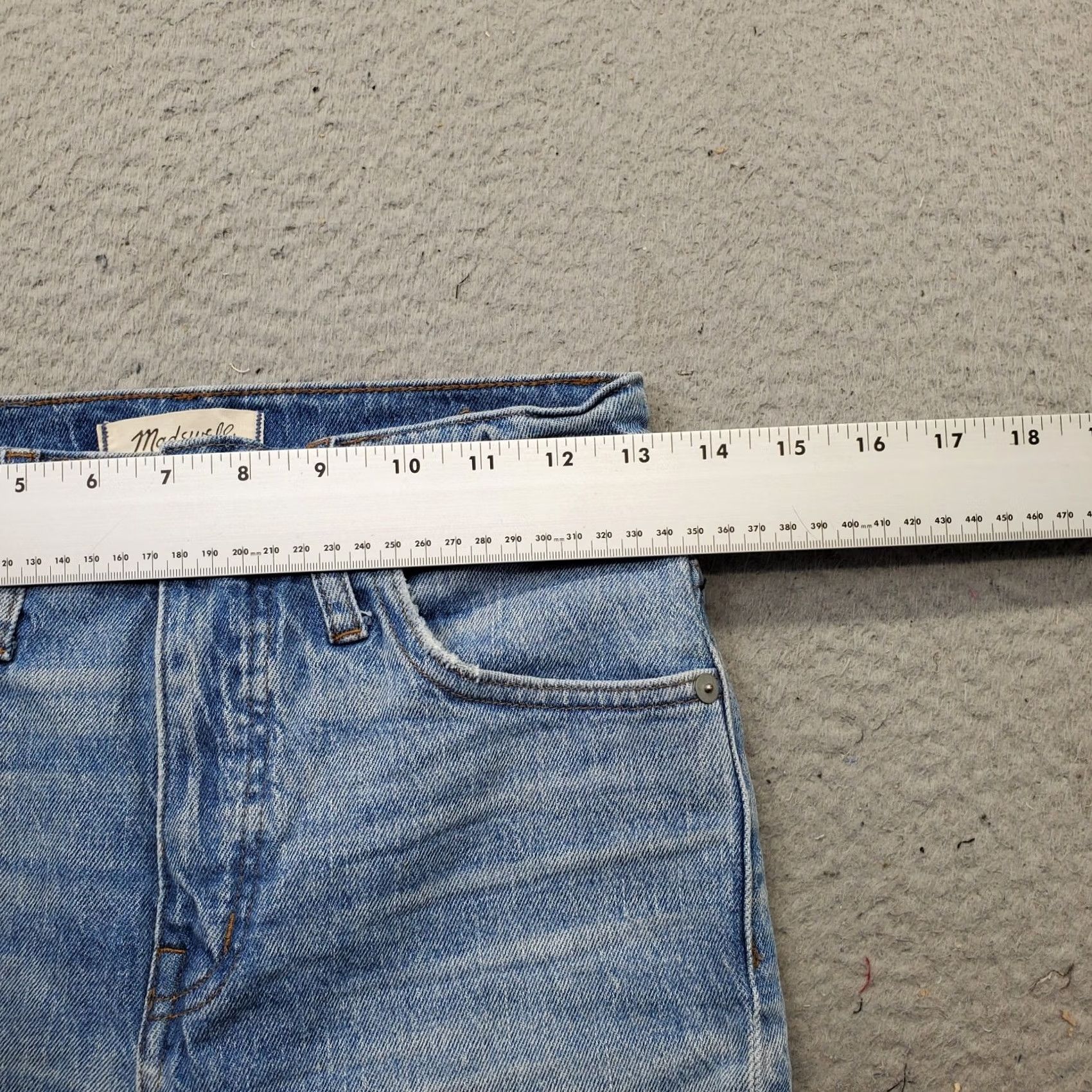 Madewell Madewell Women's Jeans, 24, Blue Denim, Straight, Classic Fit, Distressed, Faded, Raw Hem, 5-Pocket, Cotton Denim, Button Closure, Vintage No Size 42" / US 20 - 6 Thumbnail