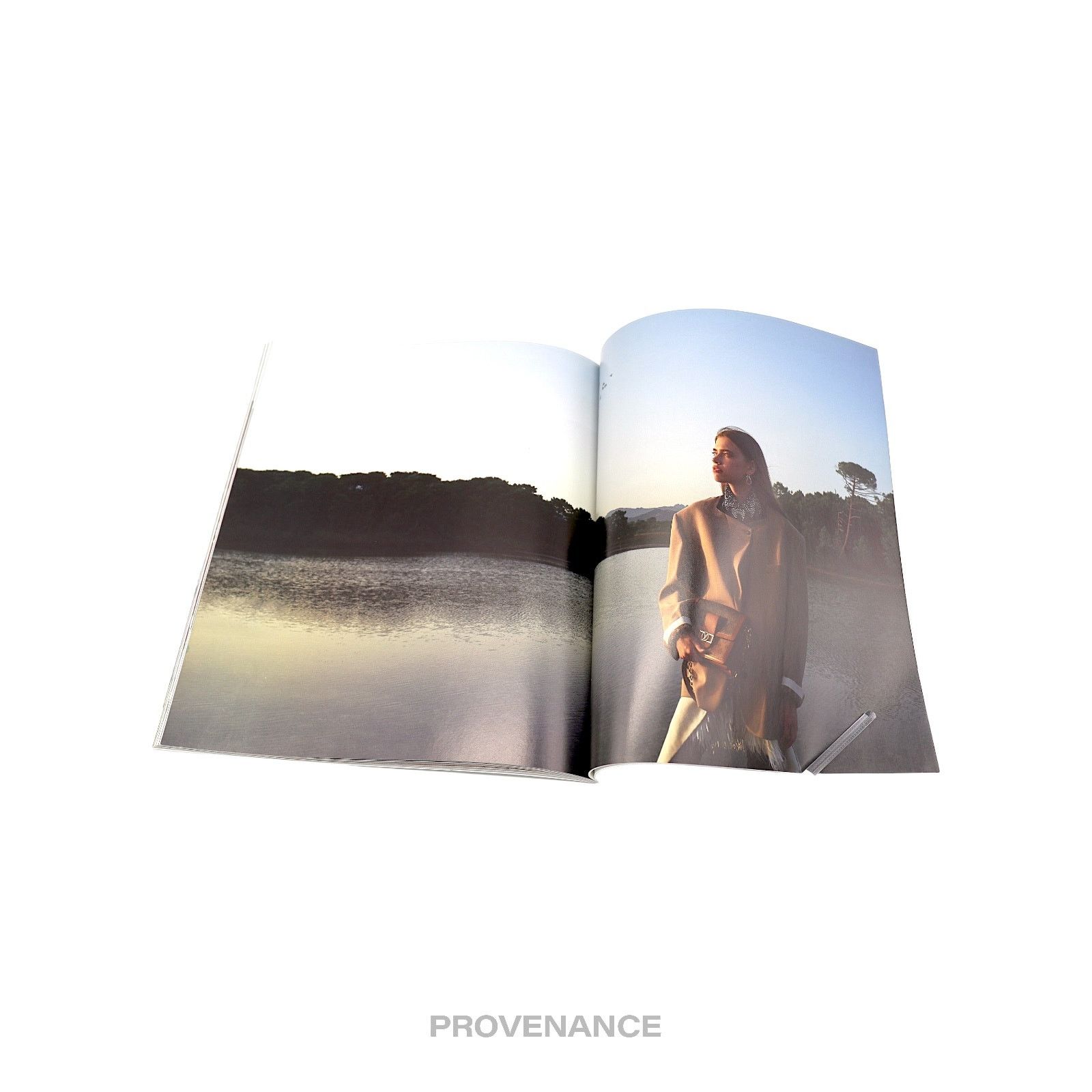 Louis Vuitton 🔴 Louis Vuitton - The Book #9 Size ONE SIZE - 6 Thumbnail