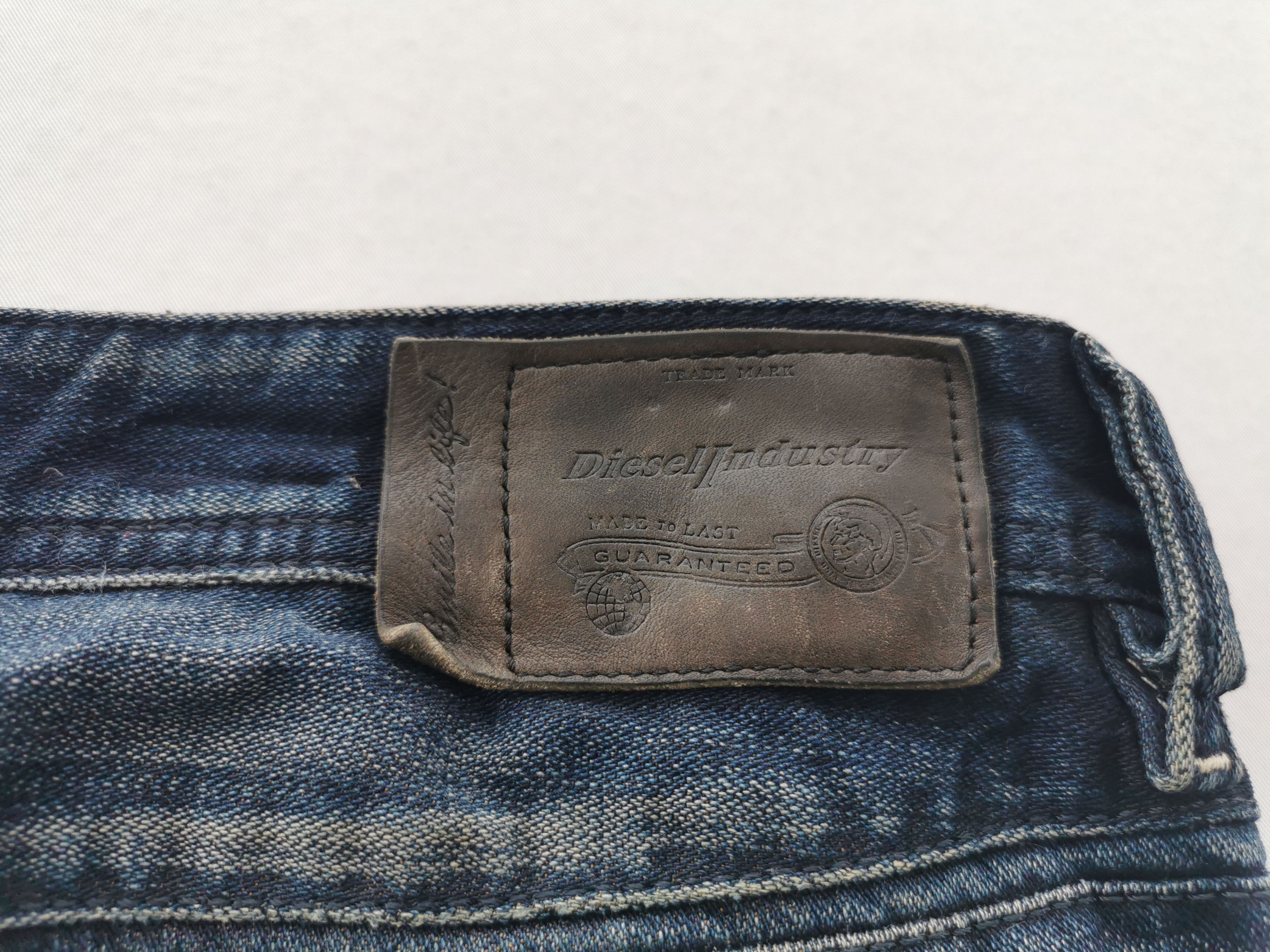 Diesel Vintage Diesel Industry Made In Italy Denim Jeans Size 32 Size US 32 / EU 48 - 6 Thumbnail