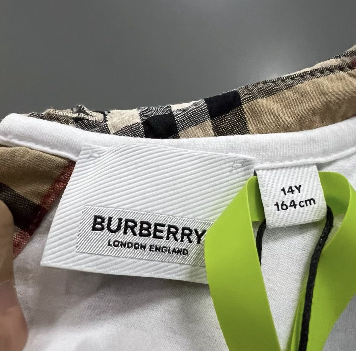 Burberry Burberry Kids Collar Plaid Short Sleeve Top J41 Size ONE SIZE - 4 Thumbnail