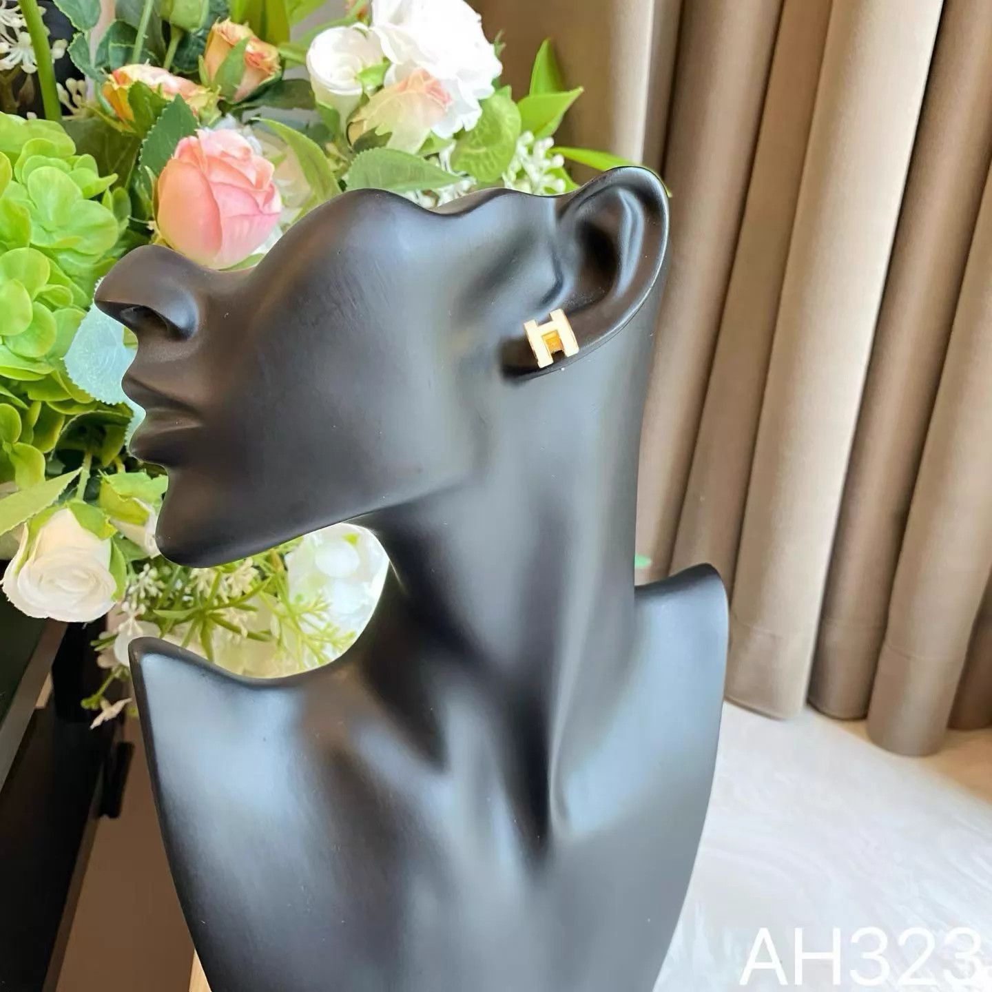 Hermes Hermes Pop H Earrings K Gold White Enamel AH323 Size ONE SIZE - 4 Thumbnail