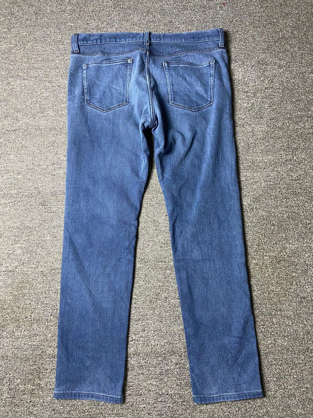 Uniqlo UNIQLO Slim Fit Cut Denim Jeans (139) Size US 36 / EU 52 - 10 Thumbnail