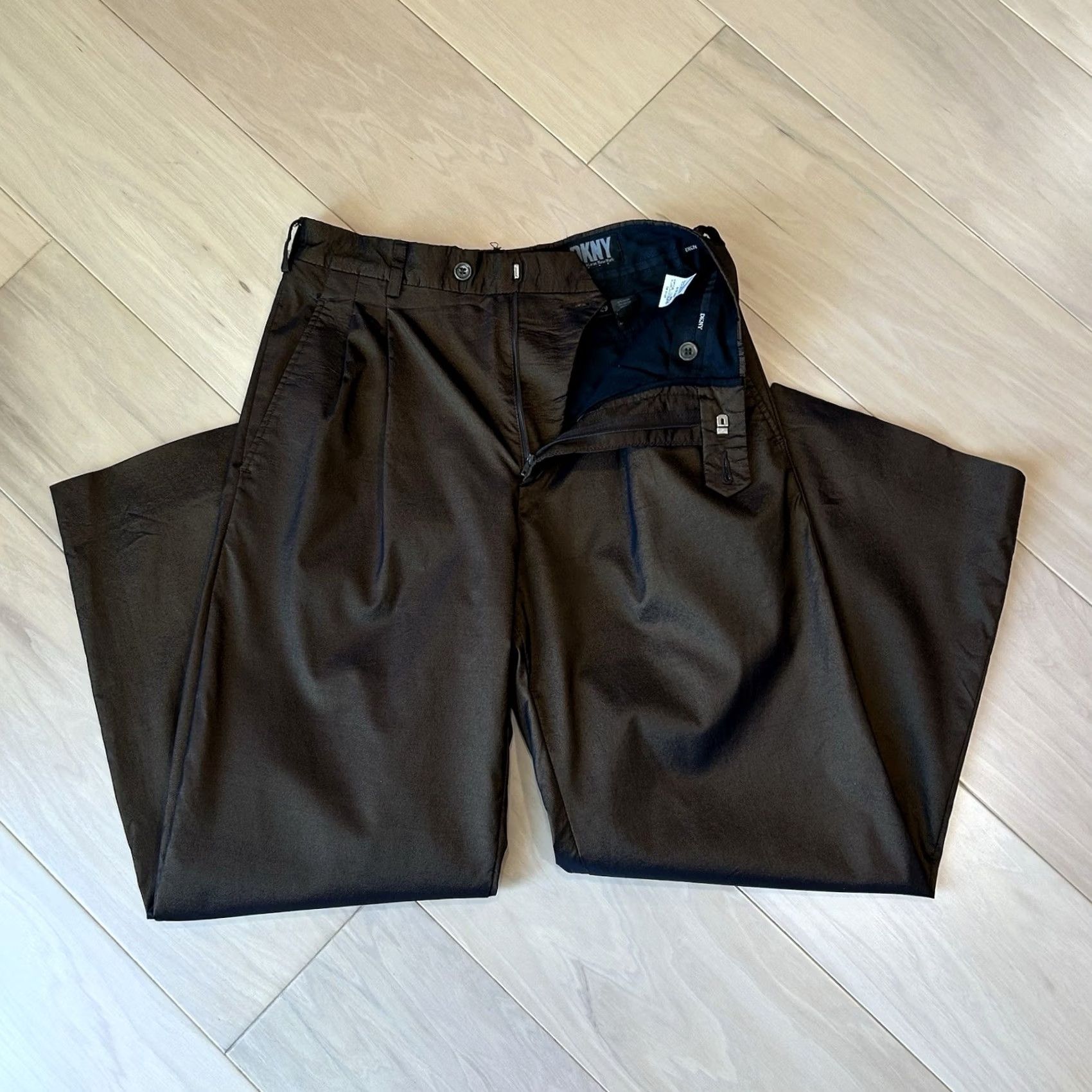 DKNY VINTAGE DKNY Dress Pants Wide-Leg High Rise 26W 27In Inseam Pearlescent Nylon Blend Mulher Womens Pants Size 26" / US 2 / IT 38 - 5 Thumbnail