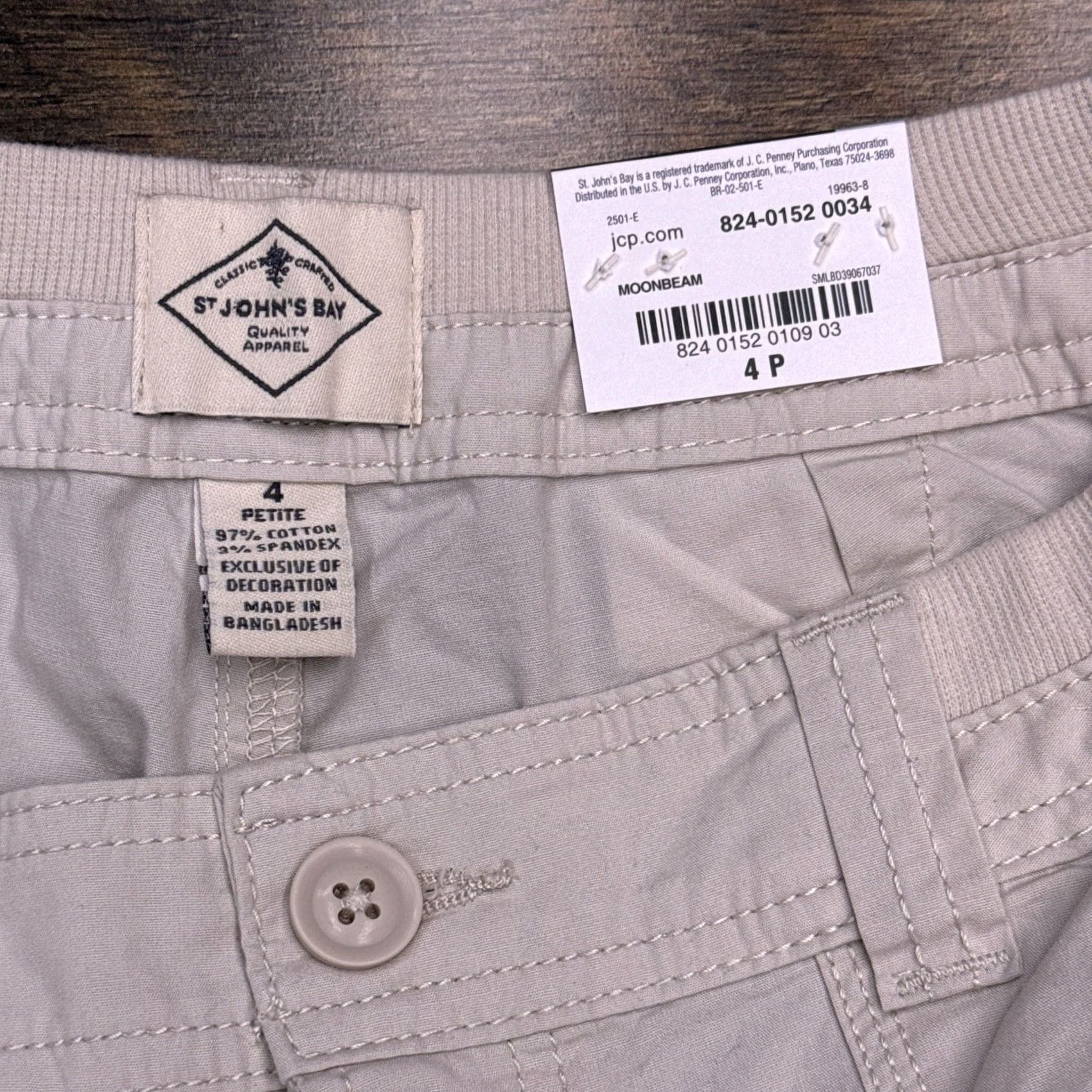 Vintage VINTAGE not vintage; St. John's Bay Bermuda Shorts 4 Petite Beige Mid Rise Stretch New -- (reuse structure) Size 27" / US 4 / IT 40 - 3 Thumbnail