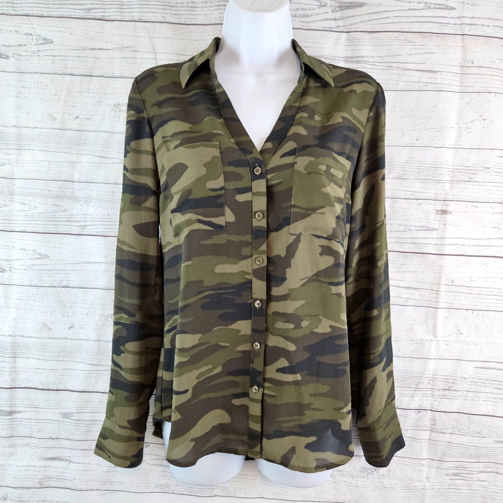 Express Express Womens Button Up Top Slim Green Camo Long Sleeve V-Neck XS? Size S / US 4 / IT 40 - 2 Thumbnail