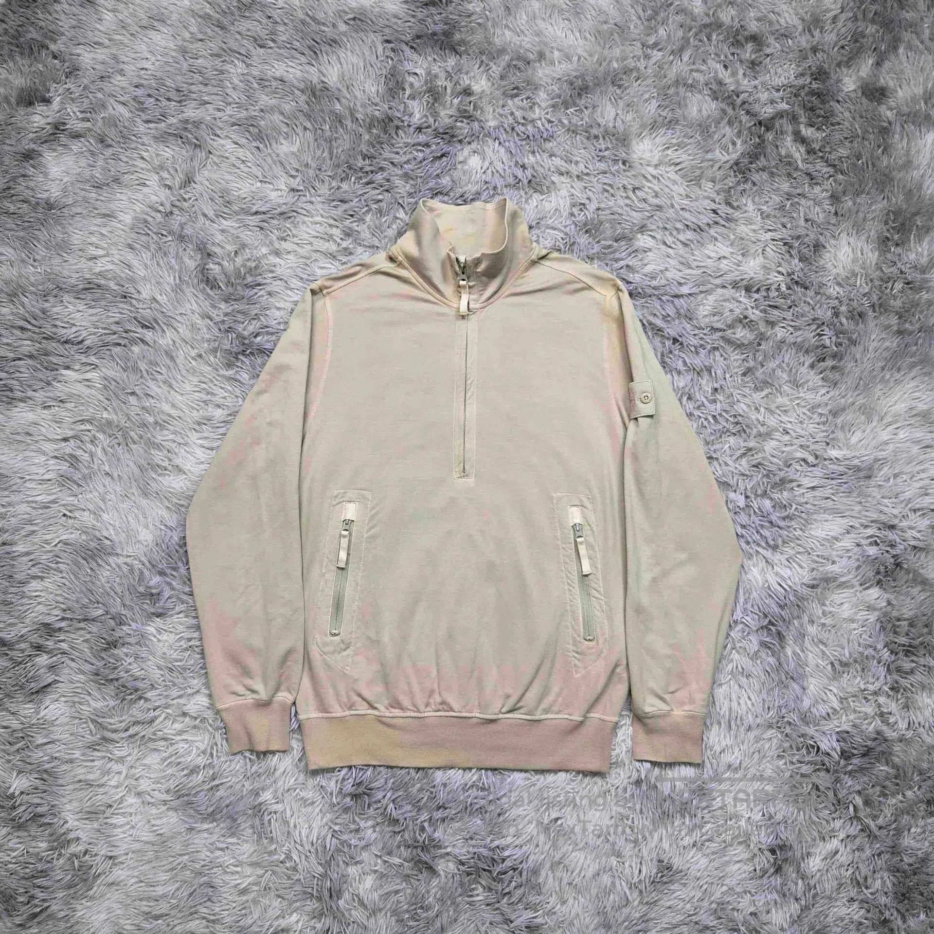 Stone Island stone island ghost series half. Size US M / EU 48-50 / 2 - 1 Thumbnail