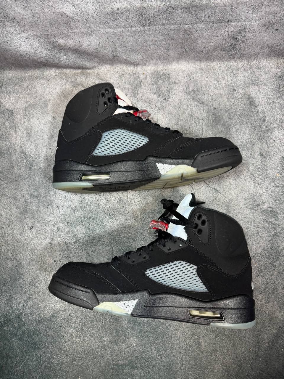 Jordan Brand Size 10 | Jordan 5 Metallic No Box | Pre-Owned Size US 9 / EU 42 - 7 Thumbnail