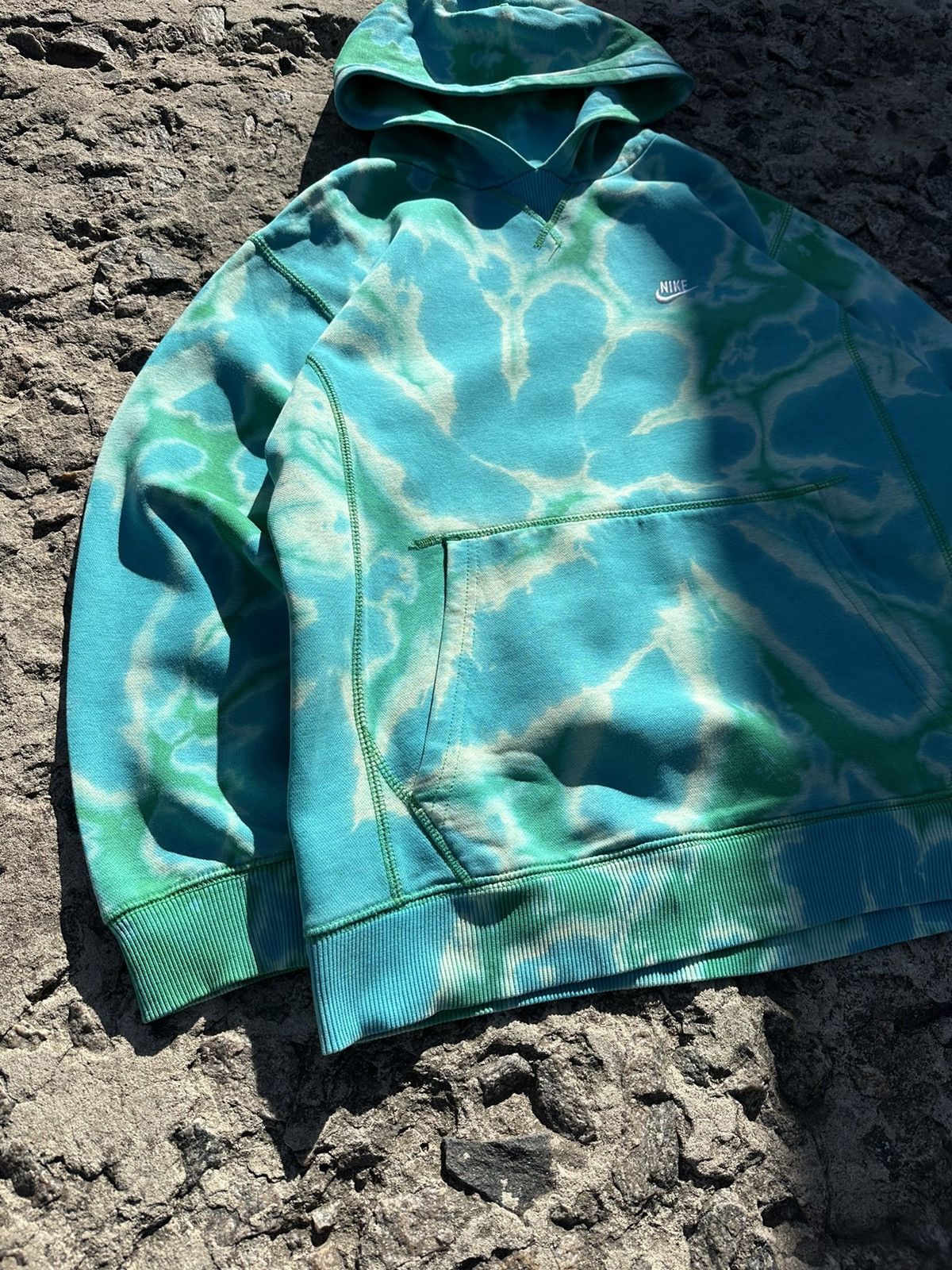 Nike × Vintage Vintage 00s Nike Women’s Custom Tie-Dye Hoodie Size S / US 4 / IT 40 - 4 Thumbnail