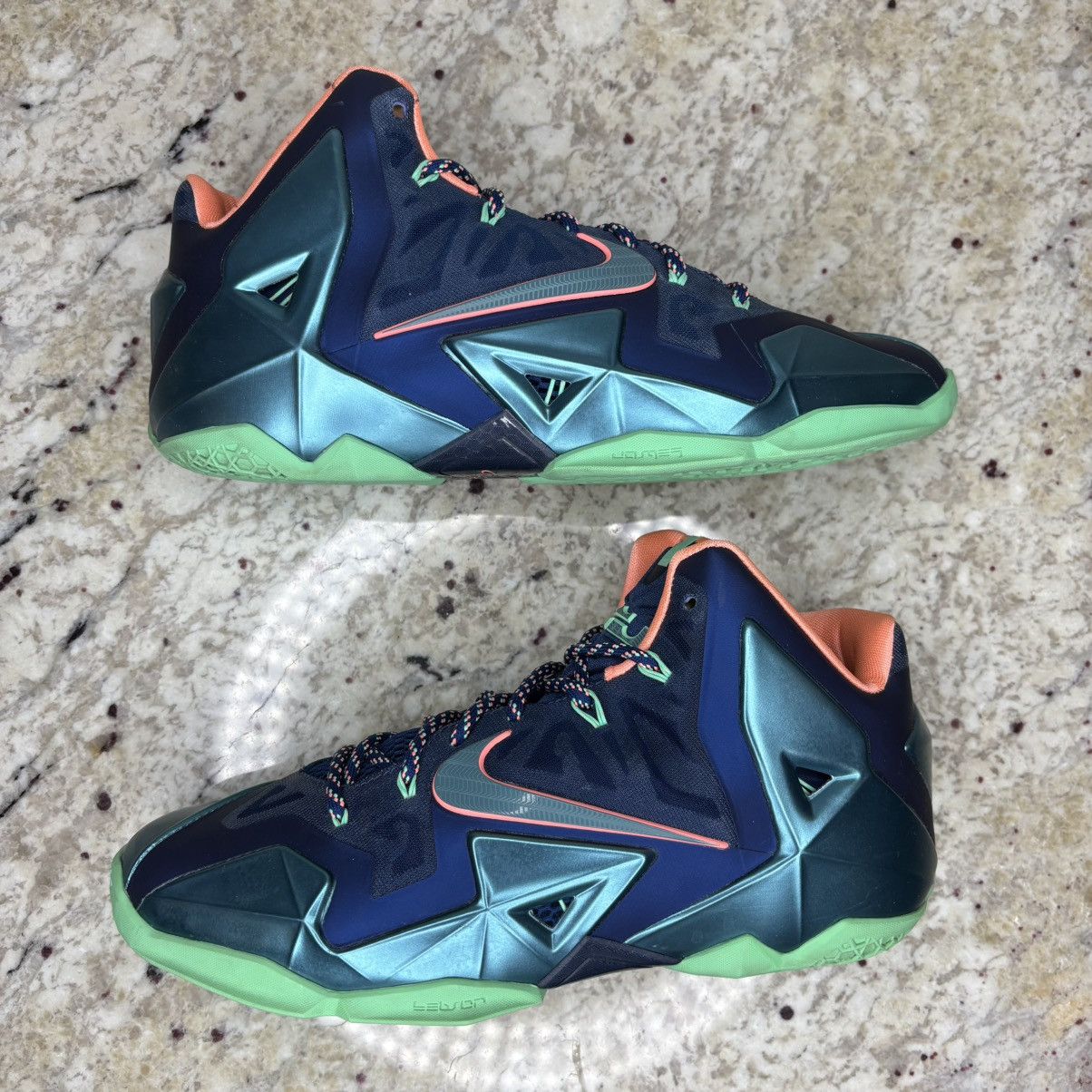 Nike Size 10.5-Nike LeBron 11 Akron vs. Miami Lightly Worn W/Box Size US 10.5 / EU 43-44 - 2 Thumbnail
