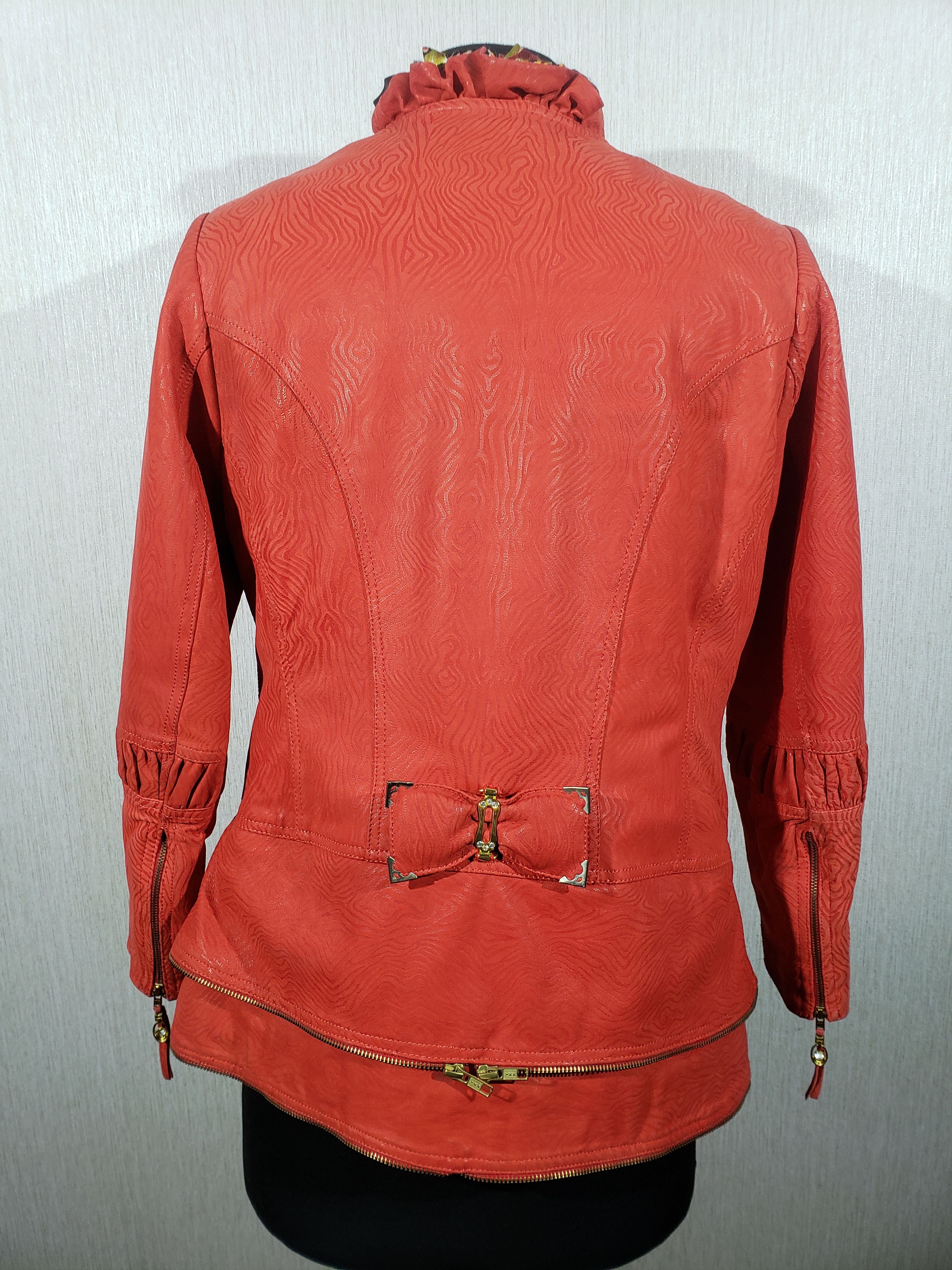 Other Romantic women's red leather jacket with a metal zipper. Size XXL / US 16-18 / IT 52-54 - 6 Thumbnail