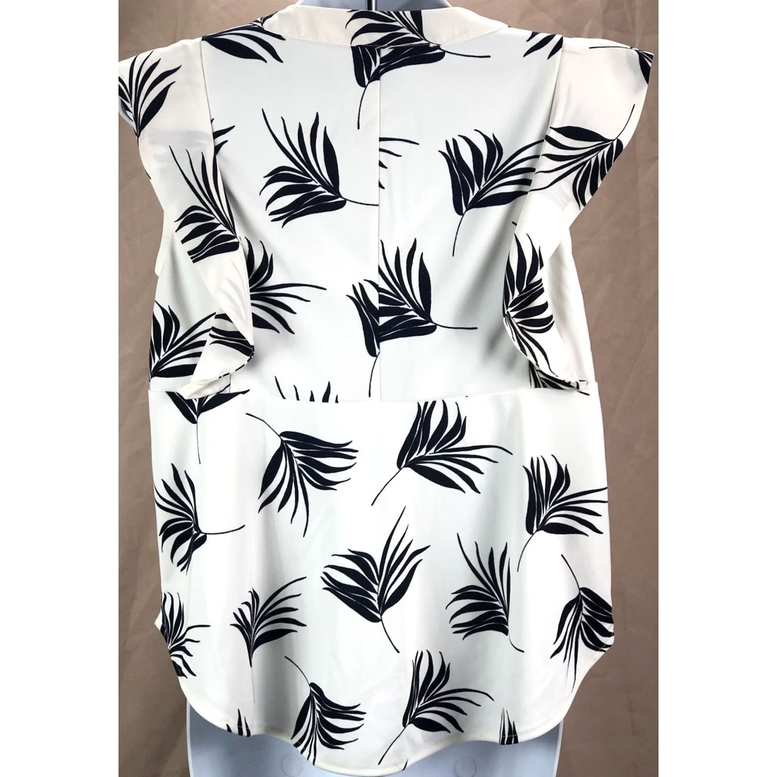 Ann Taylor VINTAGE? Ann Taylor top SP white/blk Tropical V-neck Cap Ruffle sleeve Hi Lo Coconut Girl Size S / US 4 / IT 40 - 3 Thumbnail