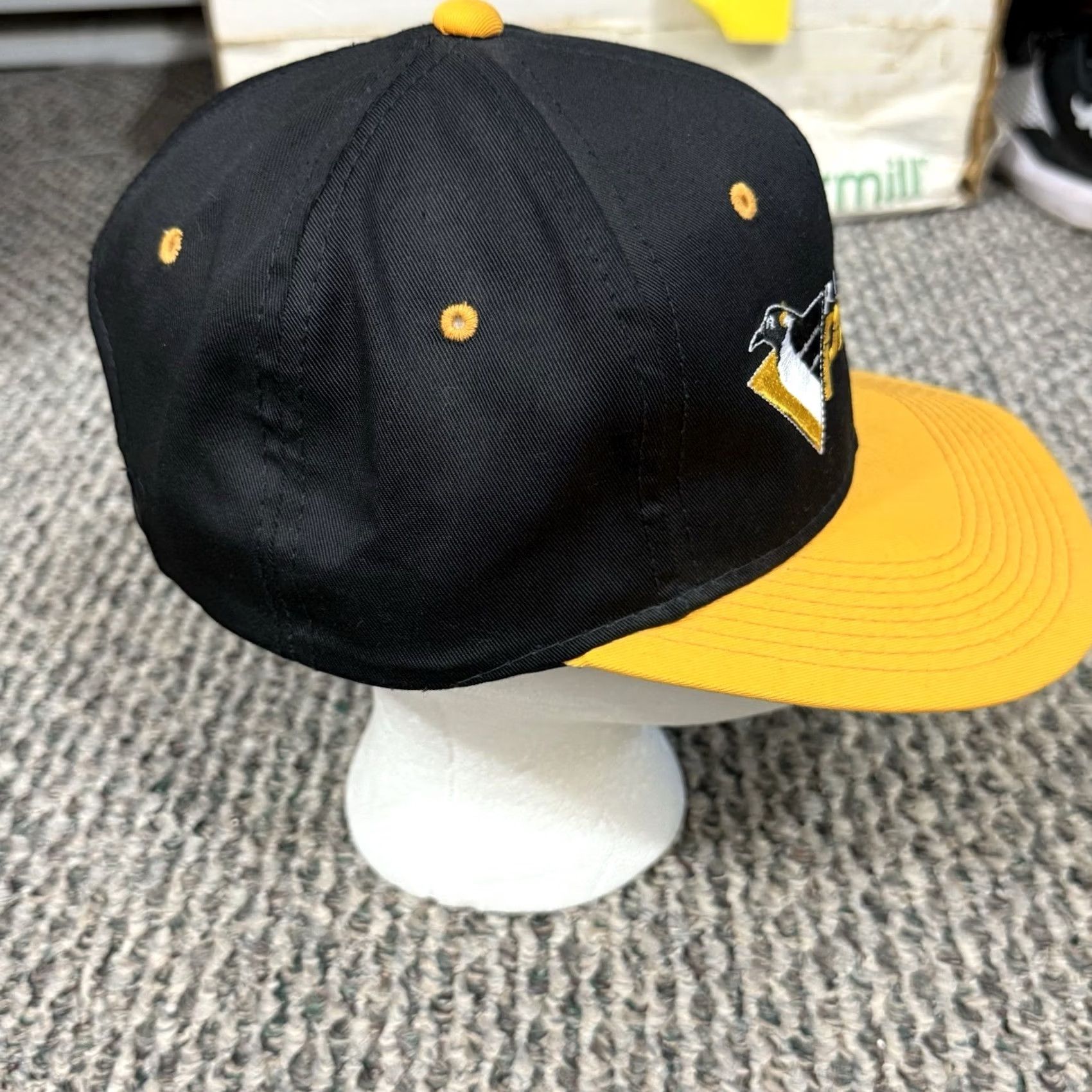 NHL VINTAGE Penguins Hat Men’s Snapback 90s NHL Hockey Sport Youngan One Size Black Cotton Twill Adjustable Lightweight Mens Size ONE SIZE - 6 Thumbnail