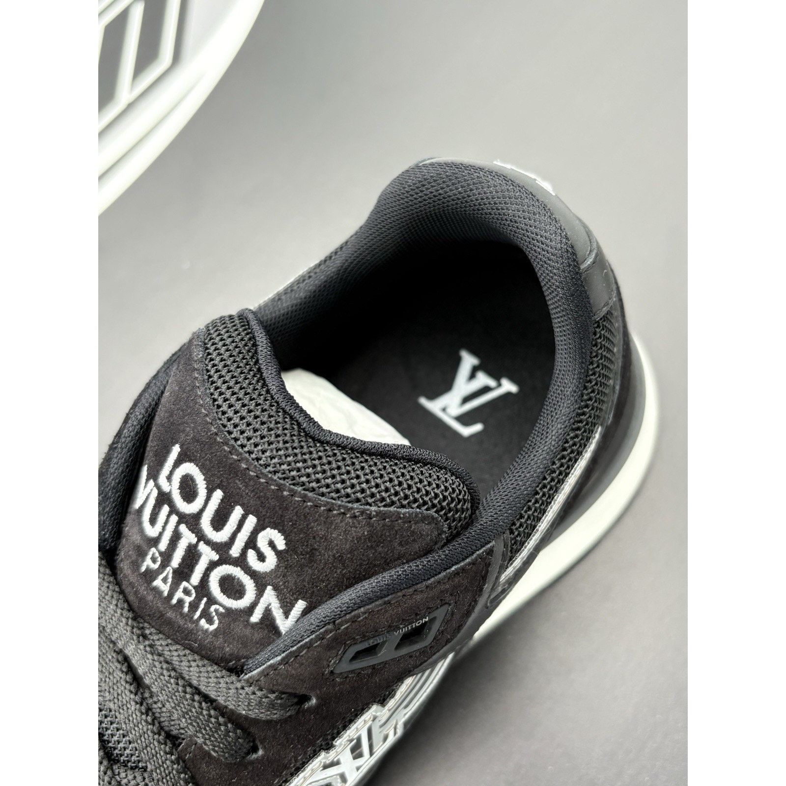 Louis Vuitton Louis Vuitton Run Away Low ' Black ' | EXCELLENT CONDITION! Size US 9.5 / EU 42-43 - 6 Thumbnail