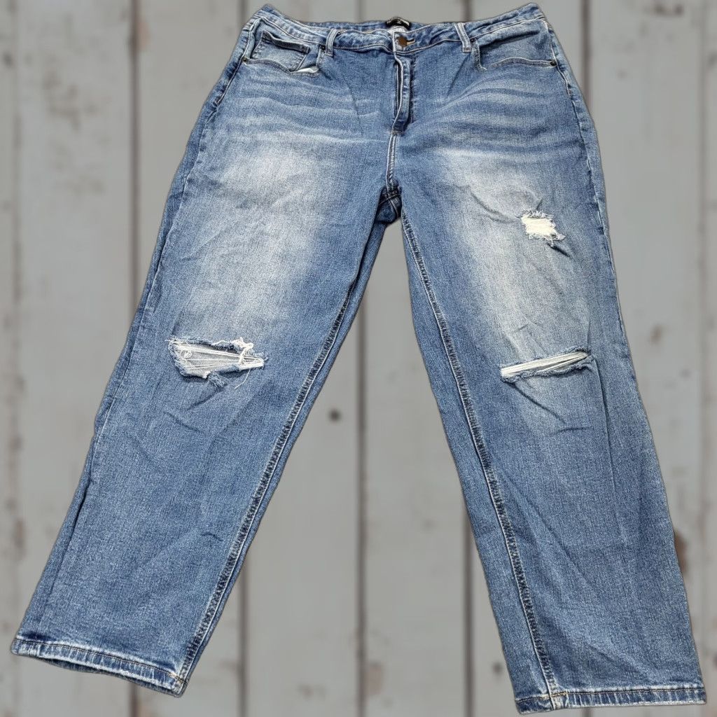 Fashion Nova VINTAGE? No. Fashion Nova Jeans Women's 3X Distressed Denim Boyfriend Jeans 37x28 Blue 5-Pocket Regular Inseam 28" Size 40" / US 18 - 1 Thumbnail