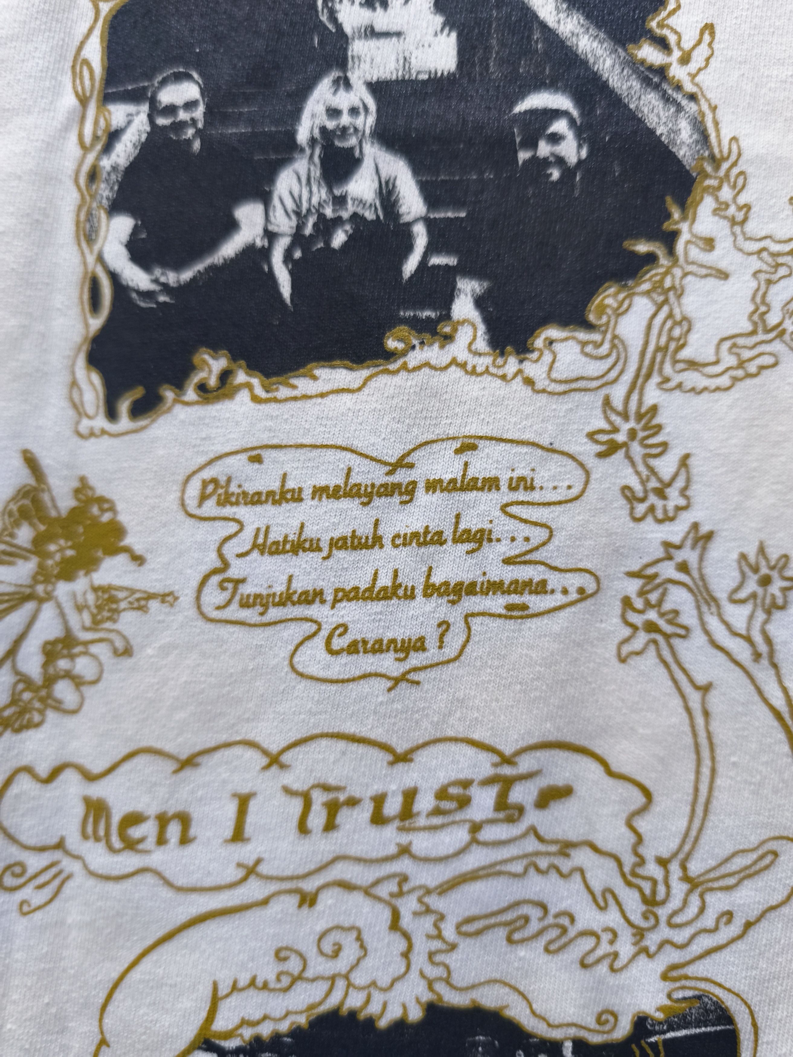 Band Tees Men I Trust Show Me How You Care T-shirt Size US XL / EU 56 / 4 - 14 Thumbnail