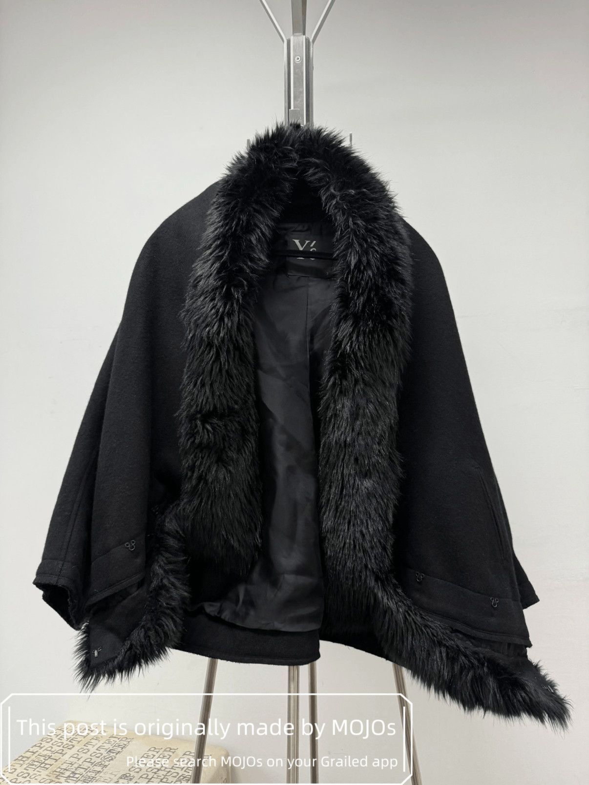 Yohji Yamamoto One Size Yohji Yamamoto Black Fur Cape Size US L / EU 52-54 / 3 - 1 Thumbnail
