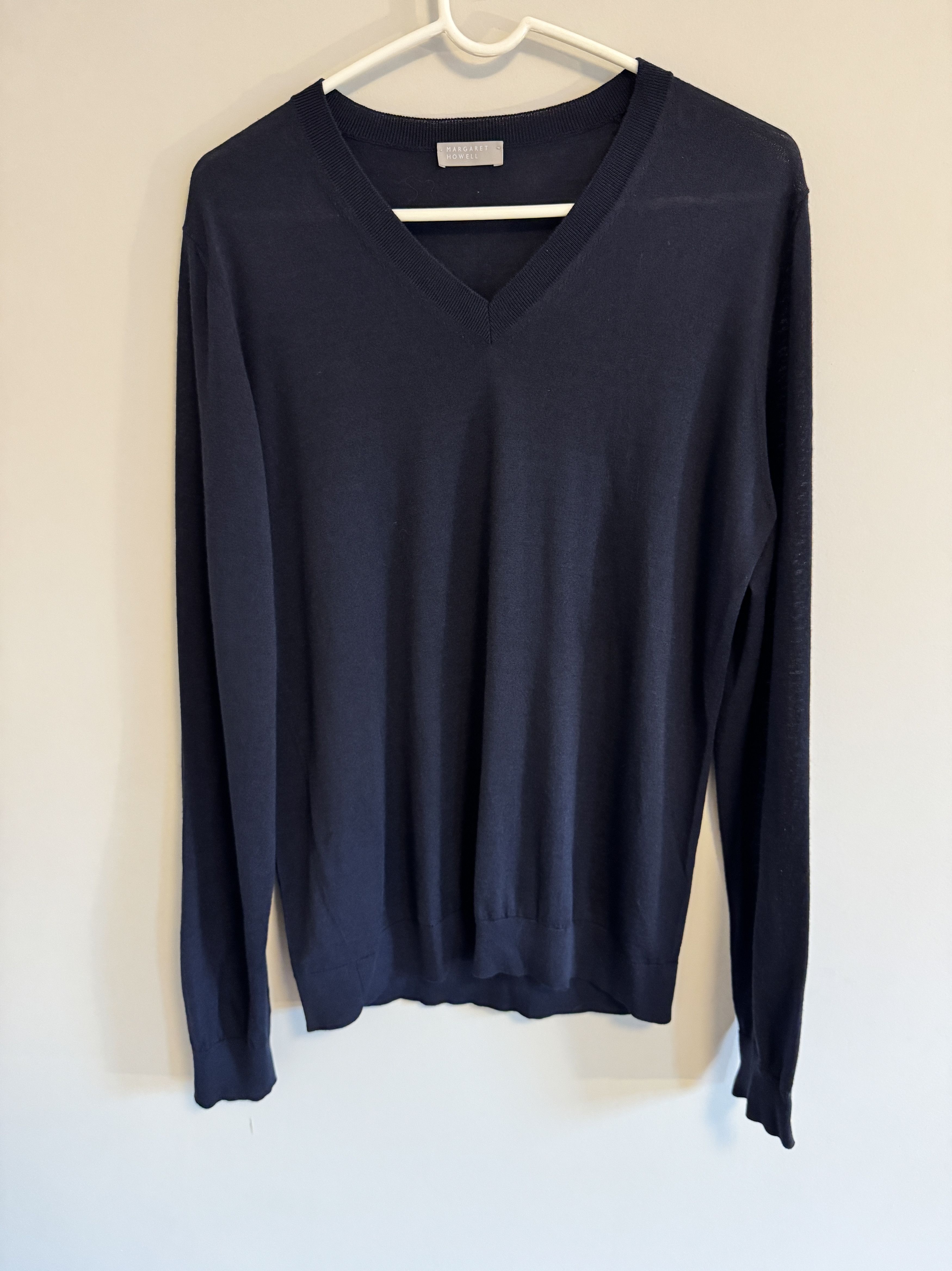 Margaret Howell Superfine Wool V Neck Sweater Navy Size US S / EU 44-46 / 1 - 1 Thumbnail