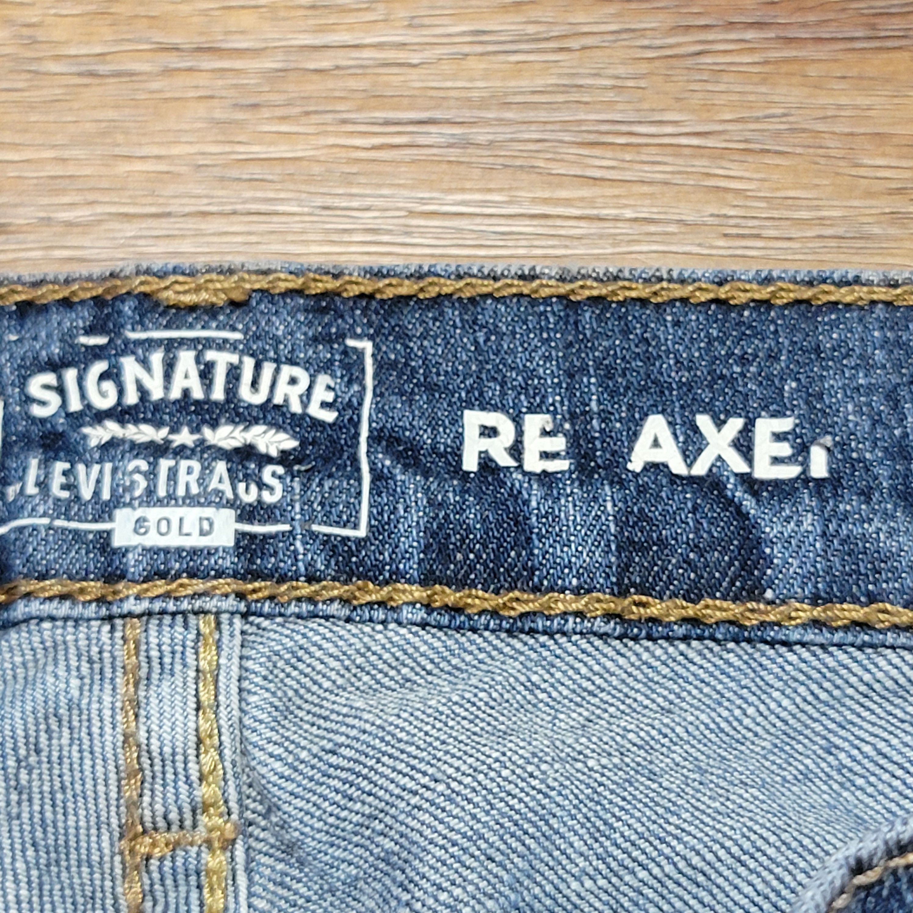 Levi's Levi Strauss Signature Gold Jeans Relaxed Fit - Size W29 L32 Size US 29 - 6 Thumbnail