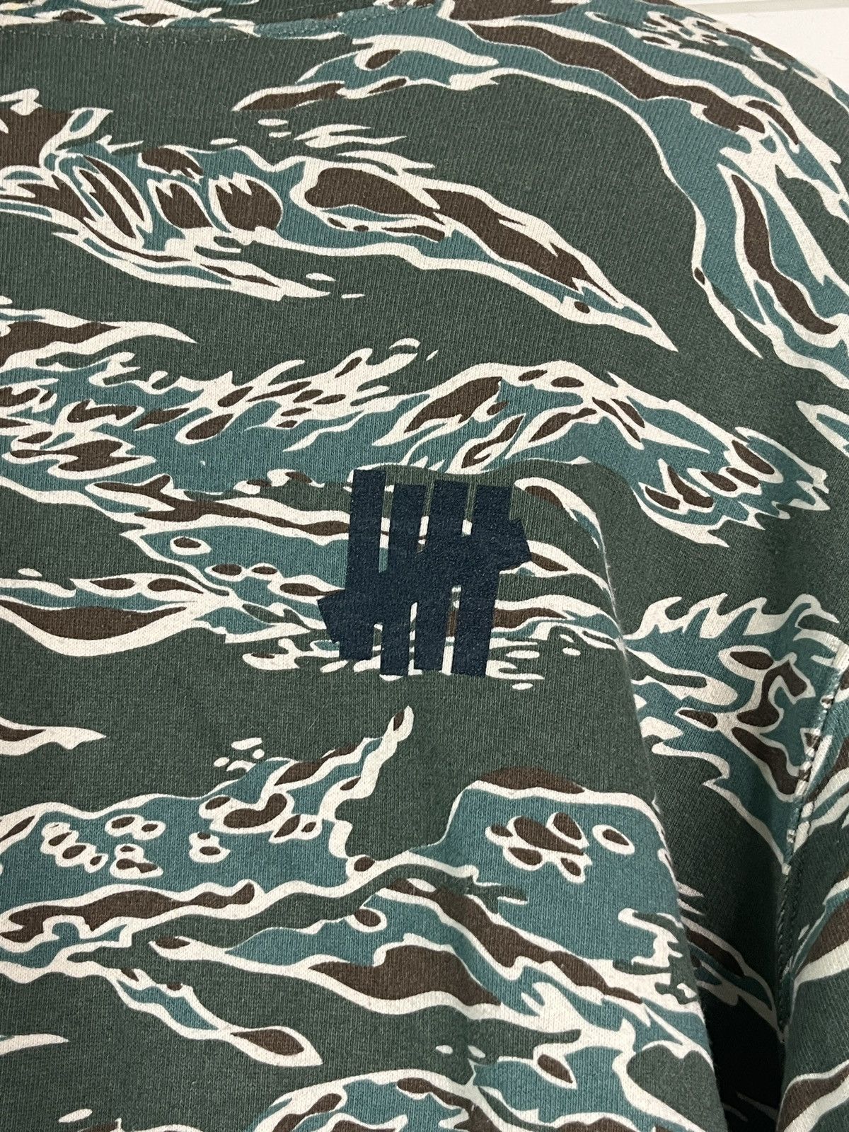 Undefeated Blue/Green Camo Undefeated Hoodie - Size XL Size US XL / EU 56 / 4 - 2 Thumbnail