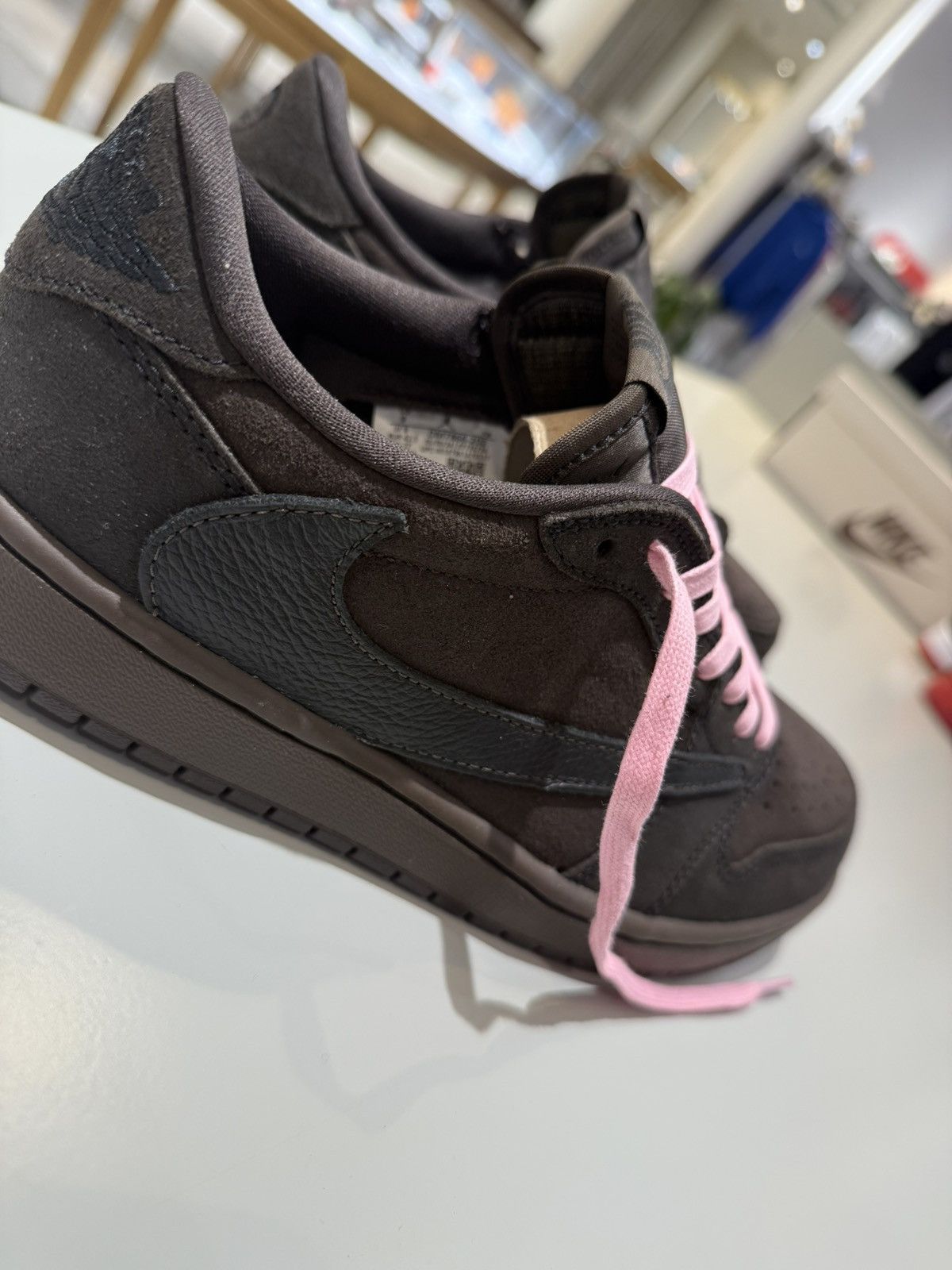 Nike × Travis Scott Air Jordan 1 Retro Low SP Travis Scott Velvet Brown Size US 9 / EU 42 - 6 Thumbnail