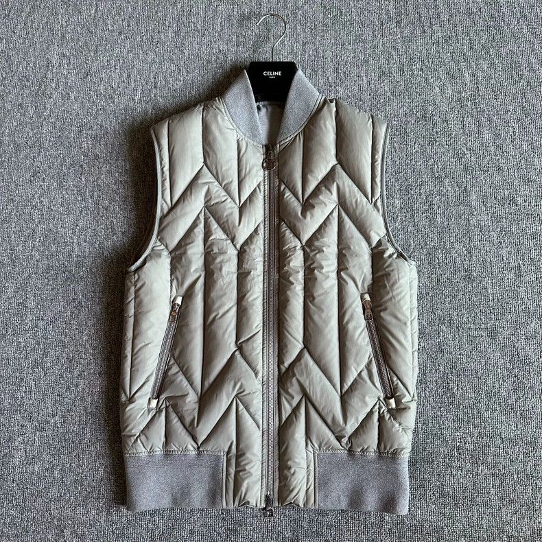 Louis Vuitton Louis Vuitton Silver-grey down jacket vest 2502-Nextarrow Size 46R - 2 Thumbnail