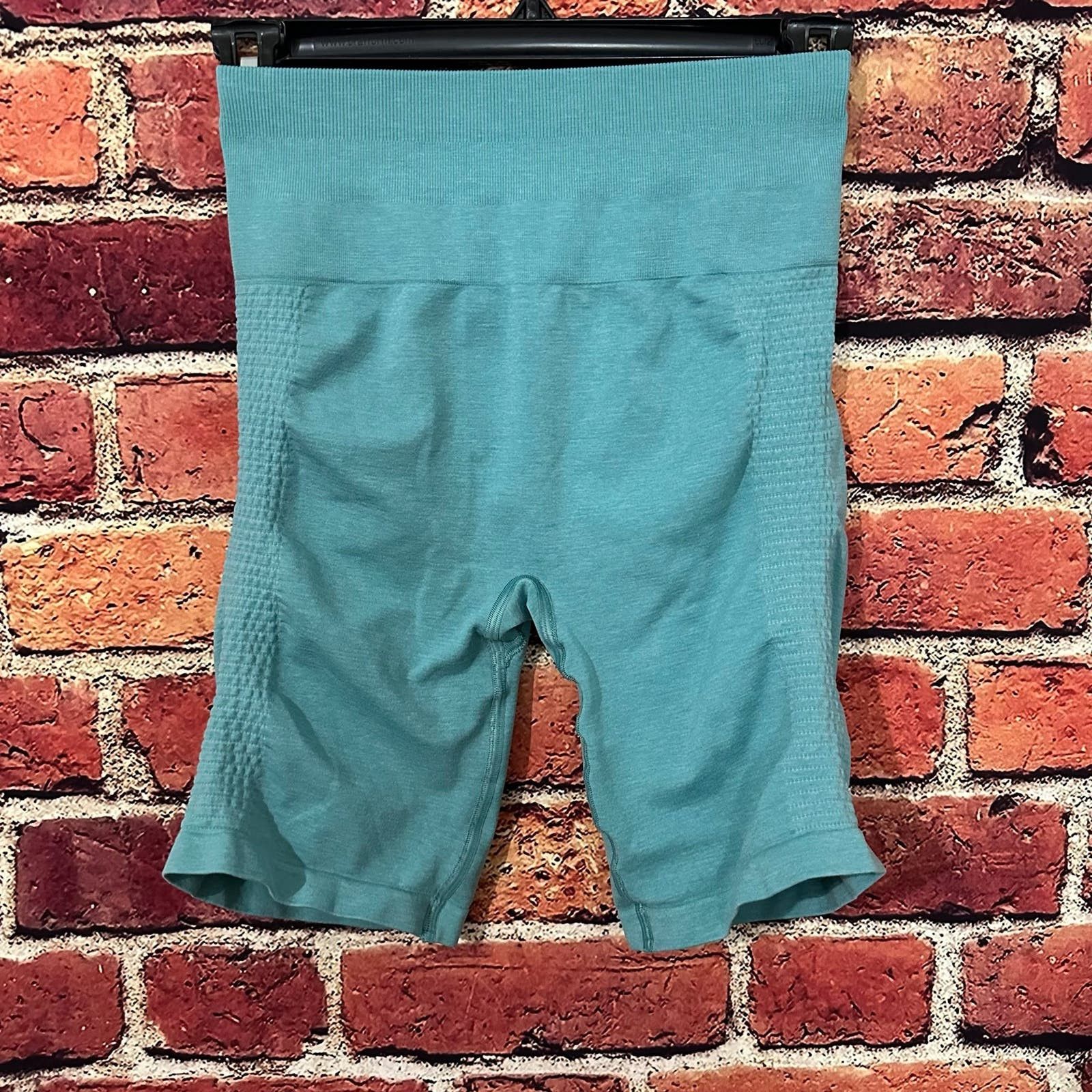 Other Alphalete seamless shorts Size 30" / US 8 / IT 44 - 2 Thumbnail